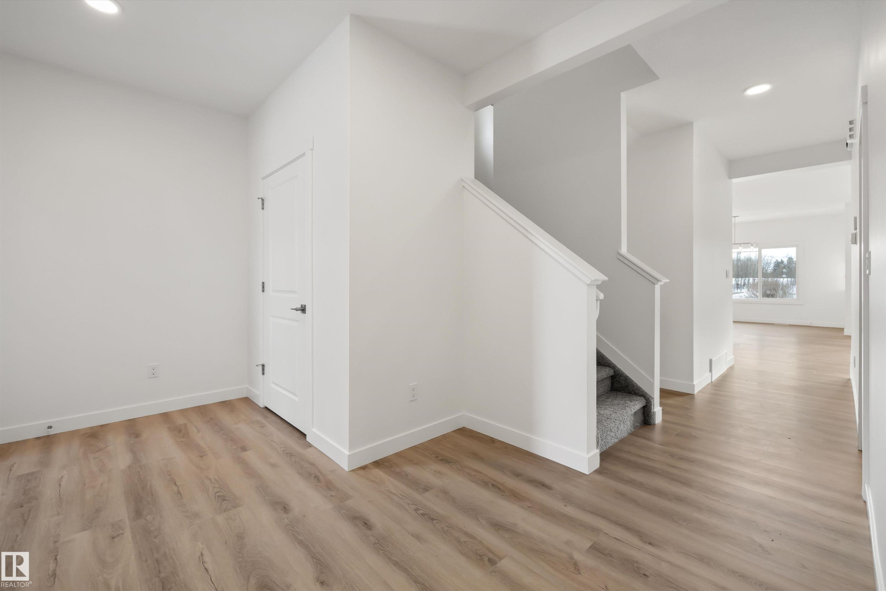 1315 11 Avenue Nw, Edmonton, AB - Indoor Photo Showing Other Room
