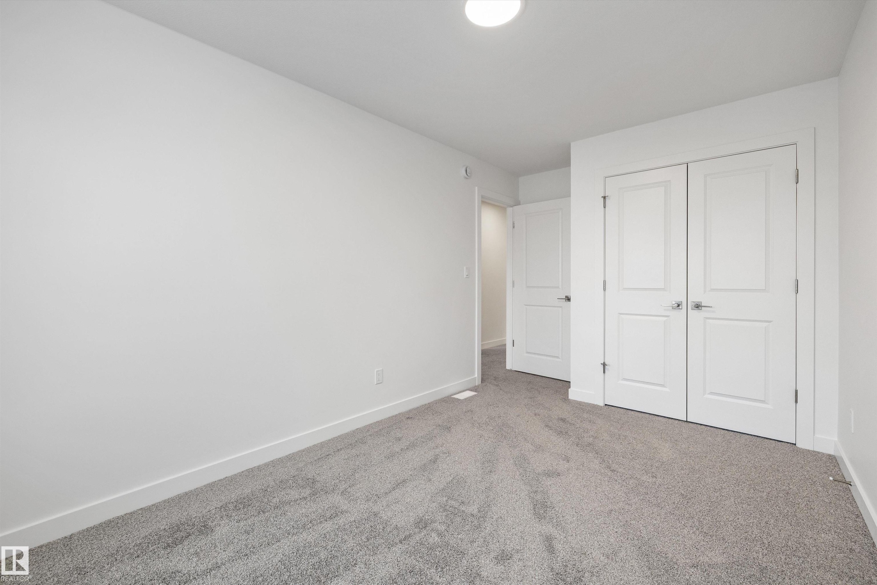 1315 11 Avenue Nw, Edmonton, AB - Indoor Photo Showing Other Room