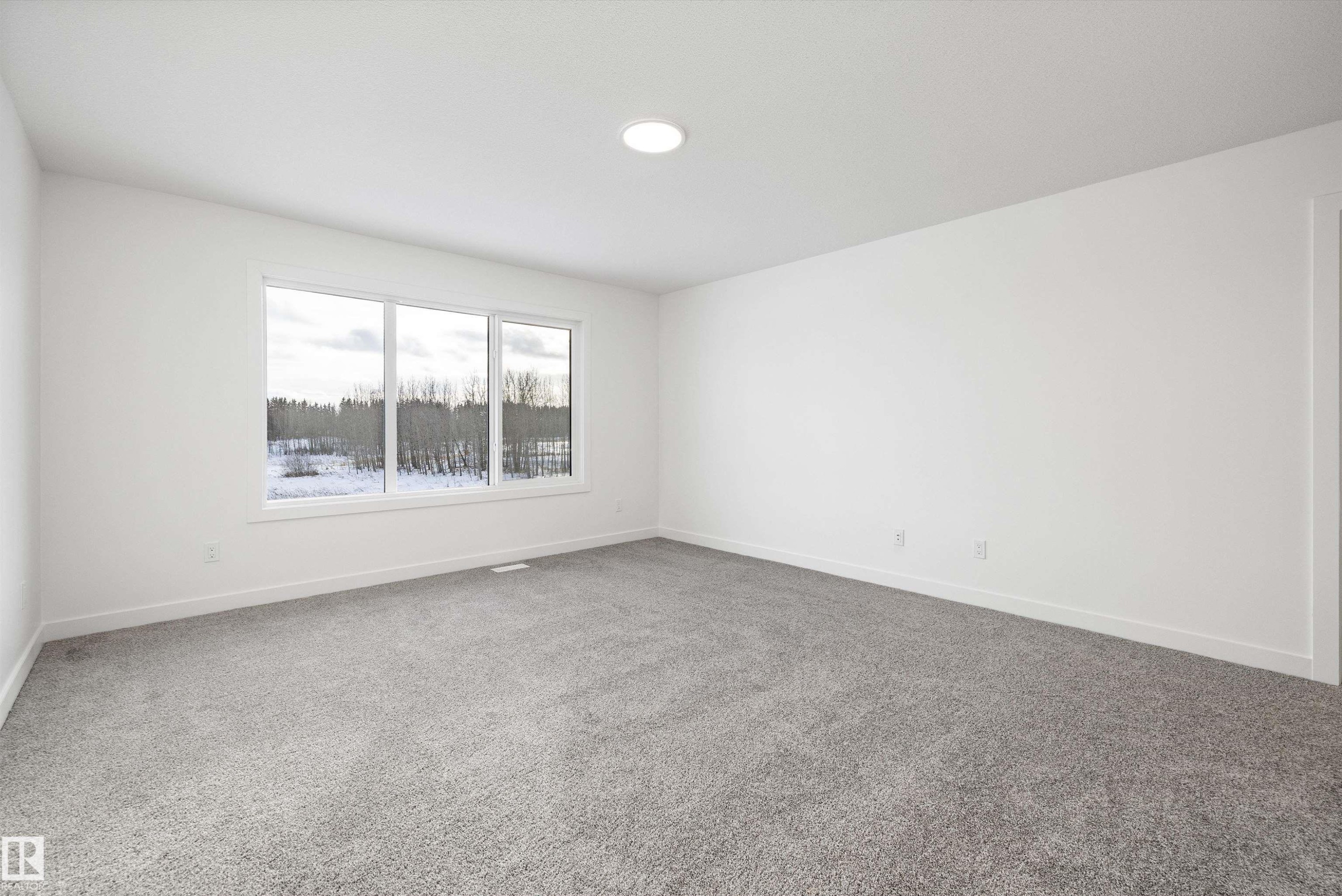 1315 11 Avenue Nw, Edmonton, AB - Indoor Photo Showing Other Room