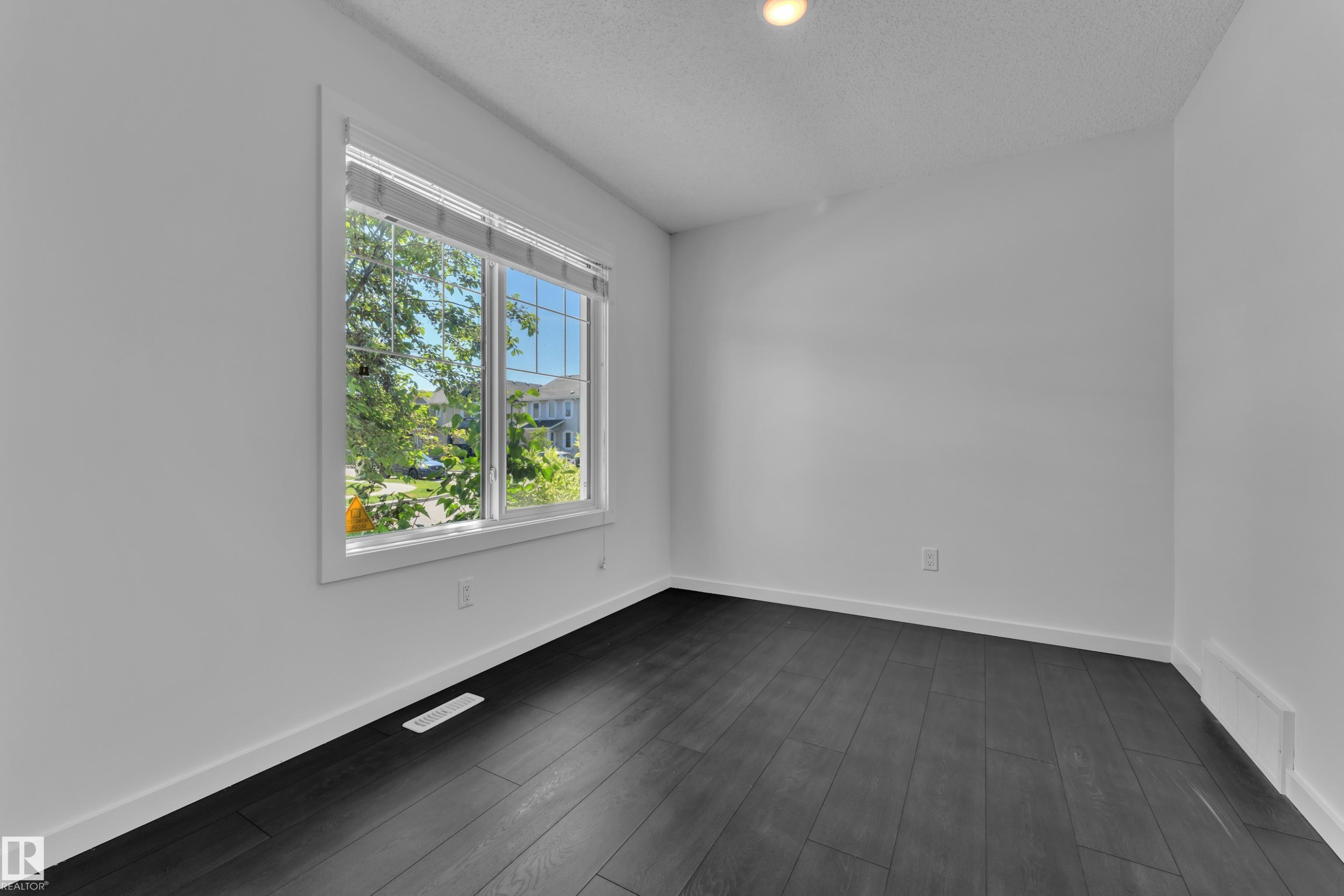 4118 6A Street Nw, Edmonton, AB