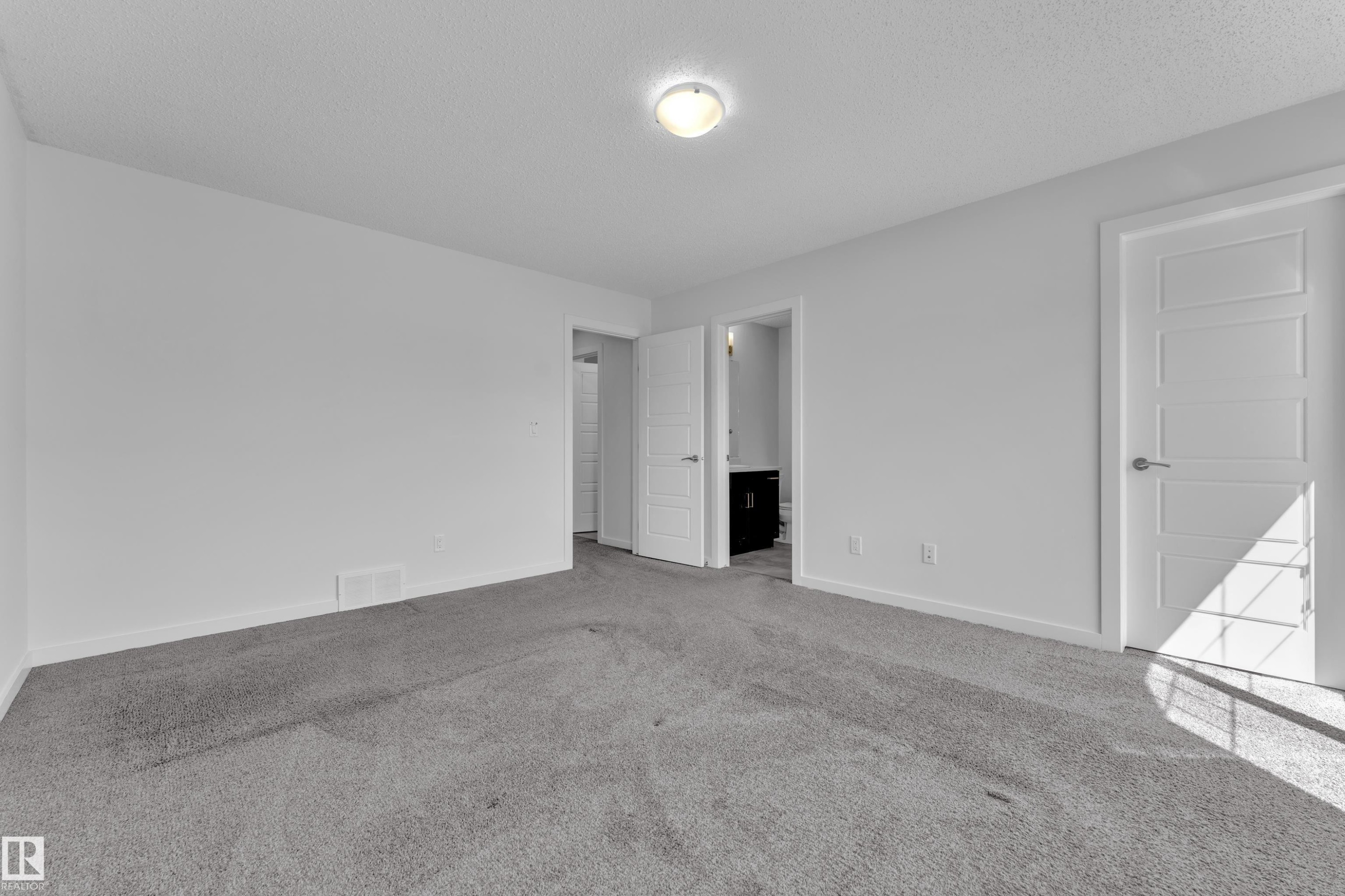 4118 6A Street Nw, Edmonton, AB