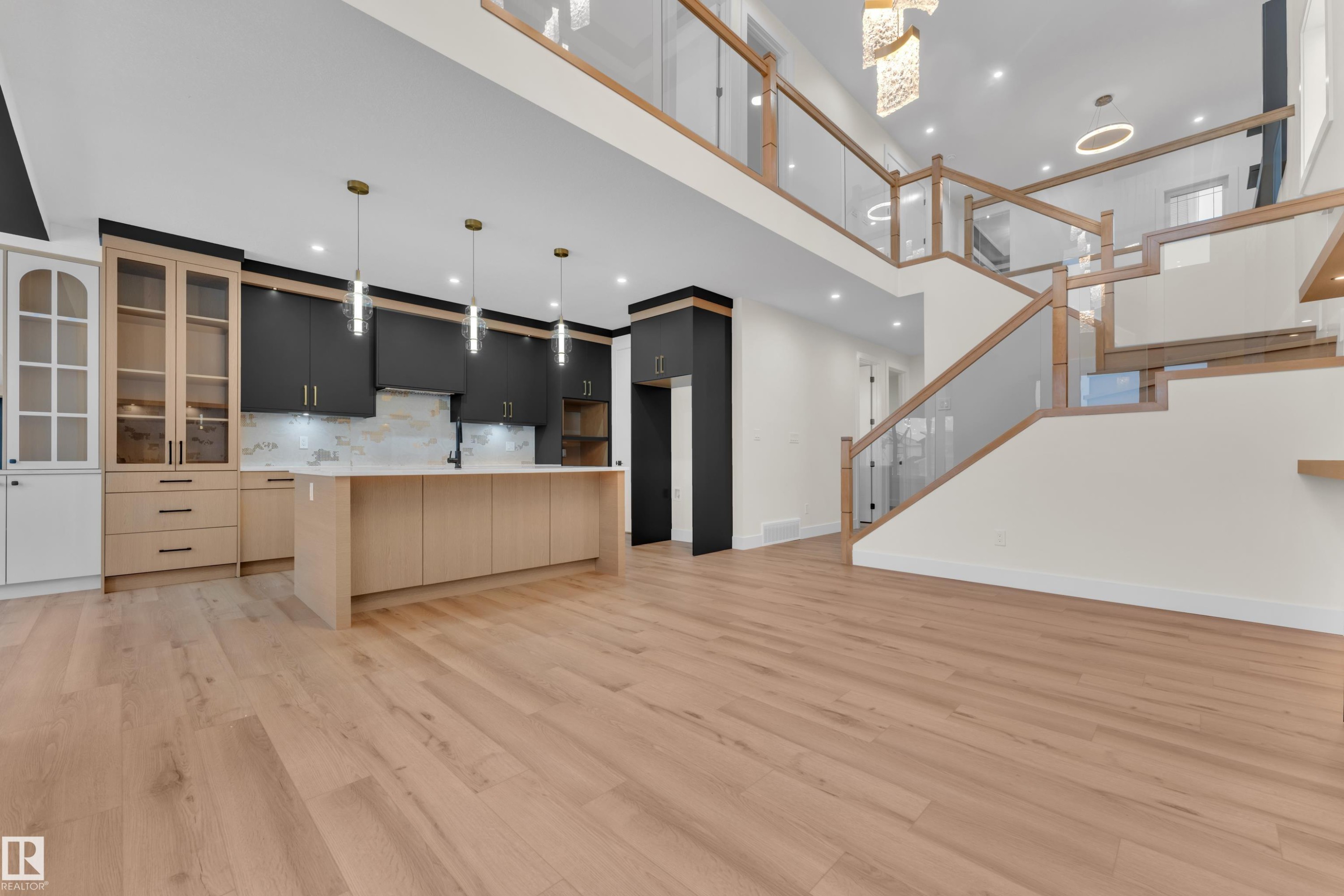 8450 Mayday Link Sw, Edmonton, AB - Indoor Photo Showing Kitchen