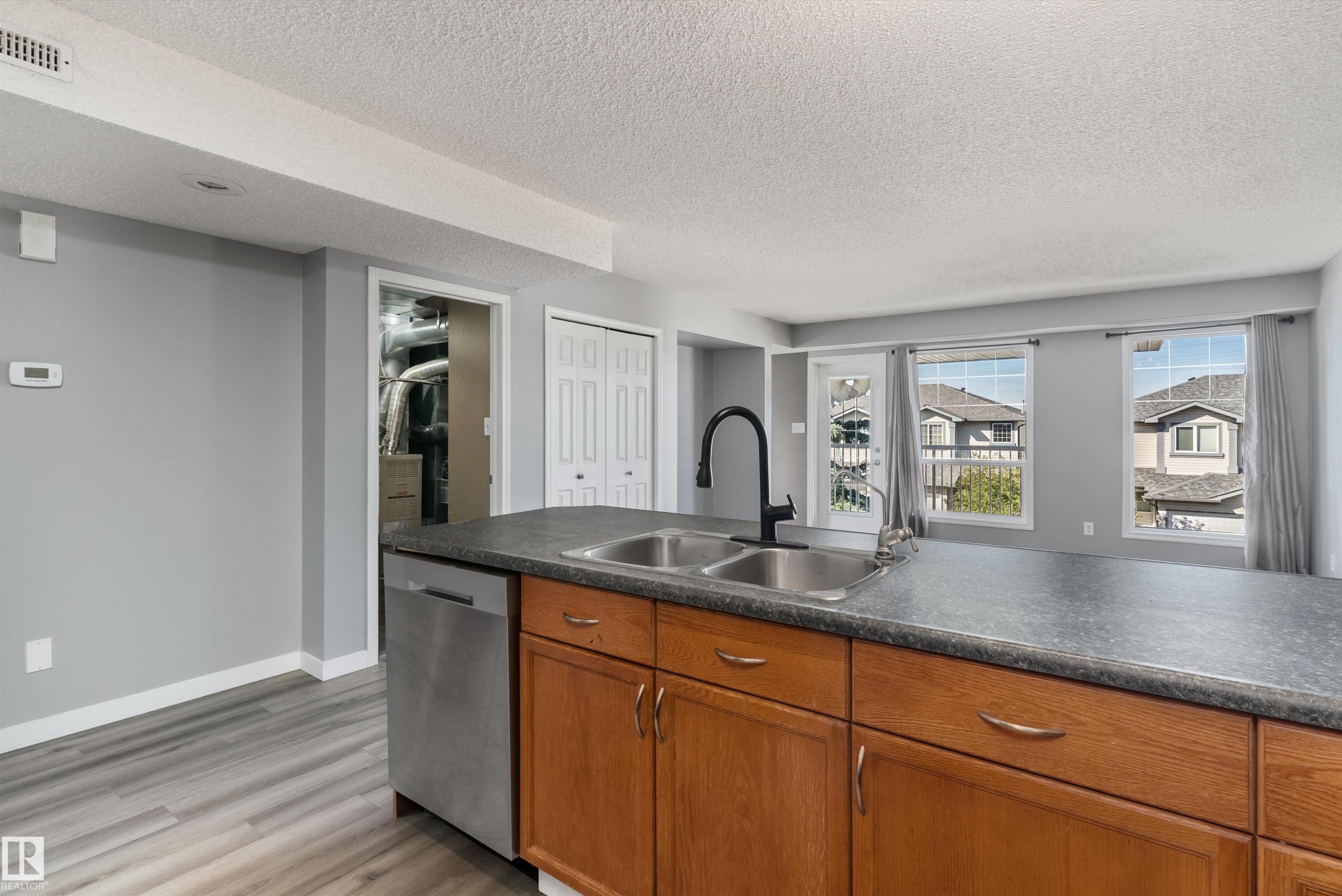 2947 26 Street Nw, Edmonton, AB