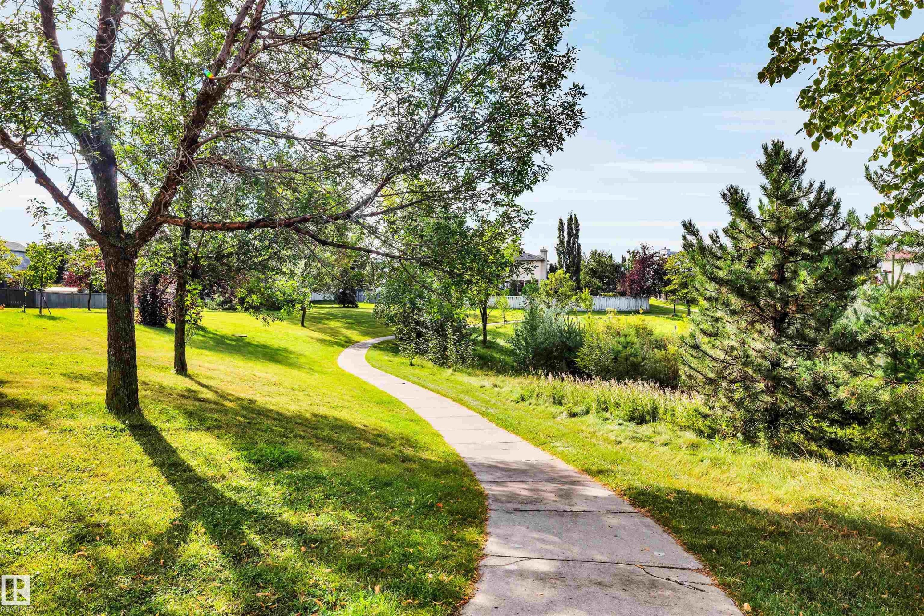 9958 176 Avenue Nw, Edmonton, AB