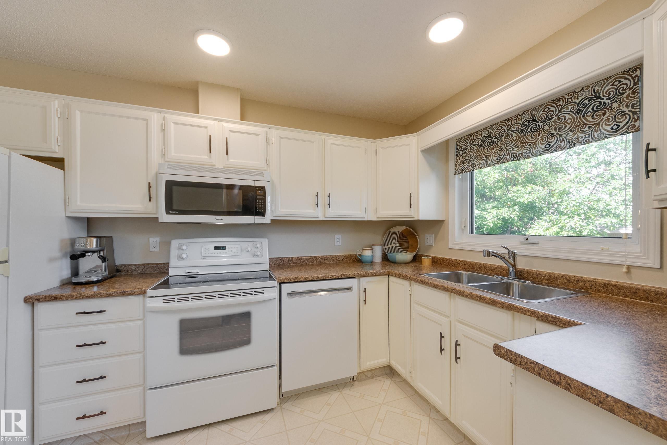 4904 11 Avenue Nw, Edmonton, AB