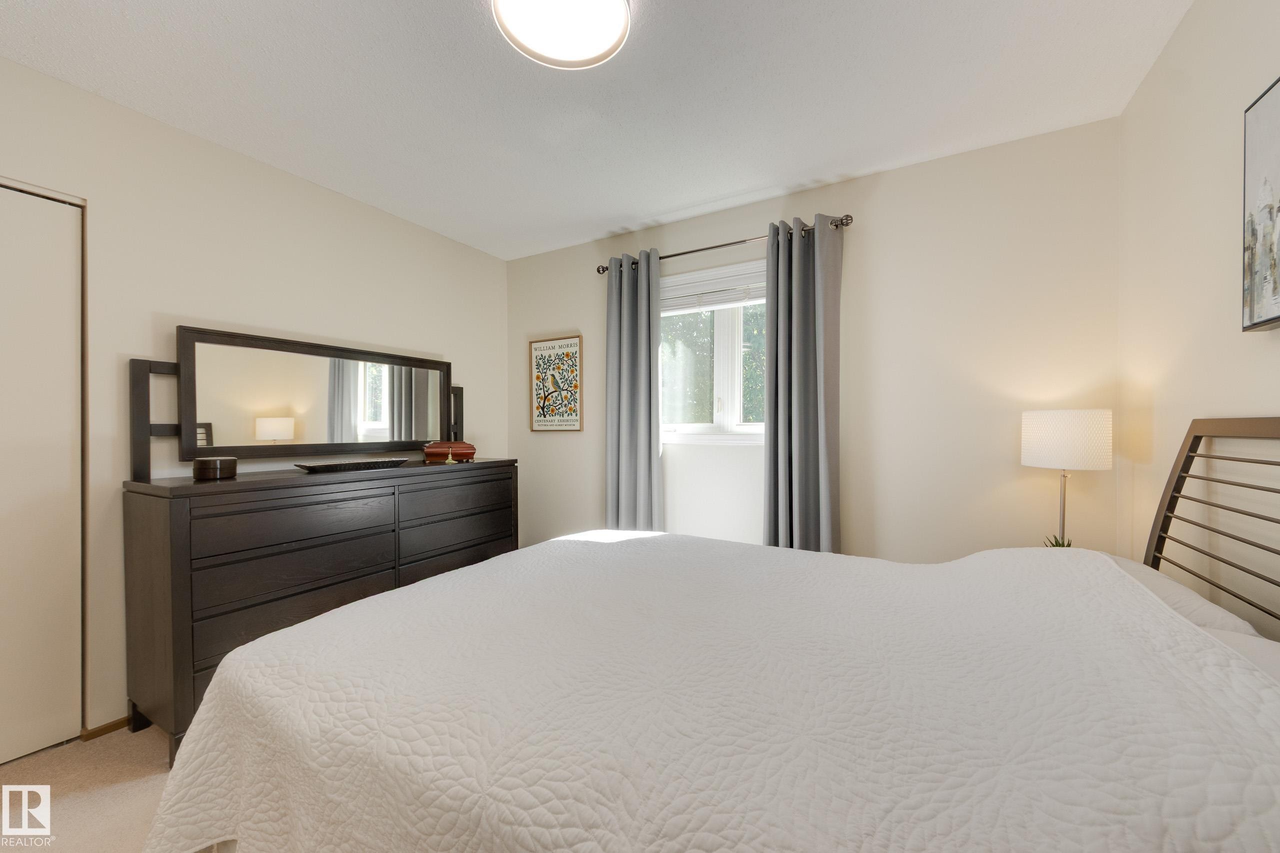 4904 11 Avenue Nw, Edmonton, AB
