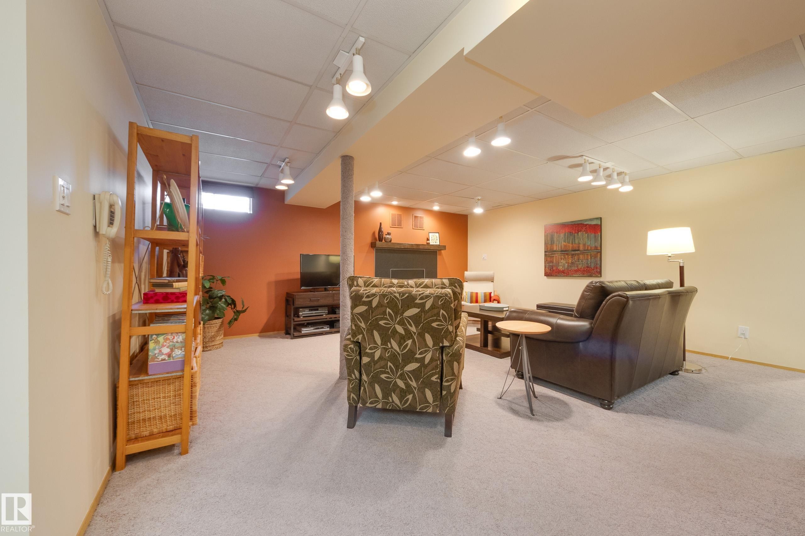 4904 11 Avenue Nw, Edmonton, AB