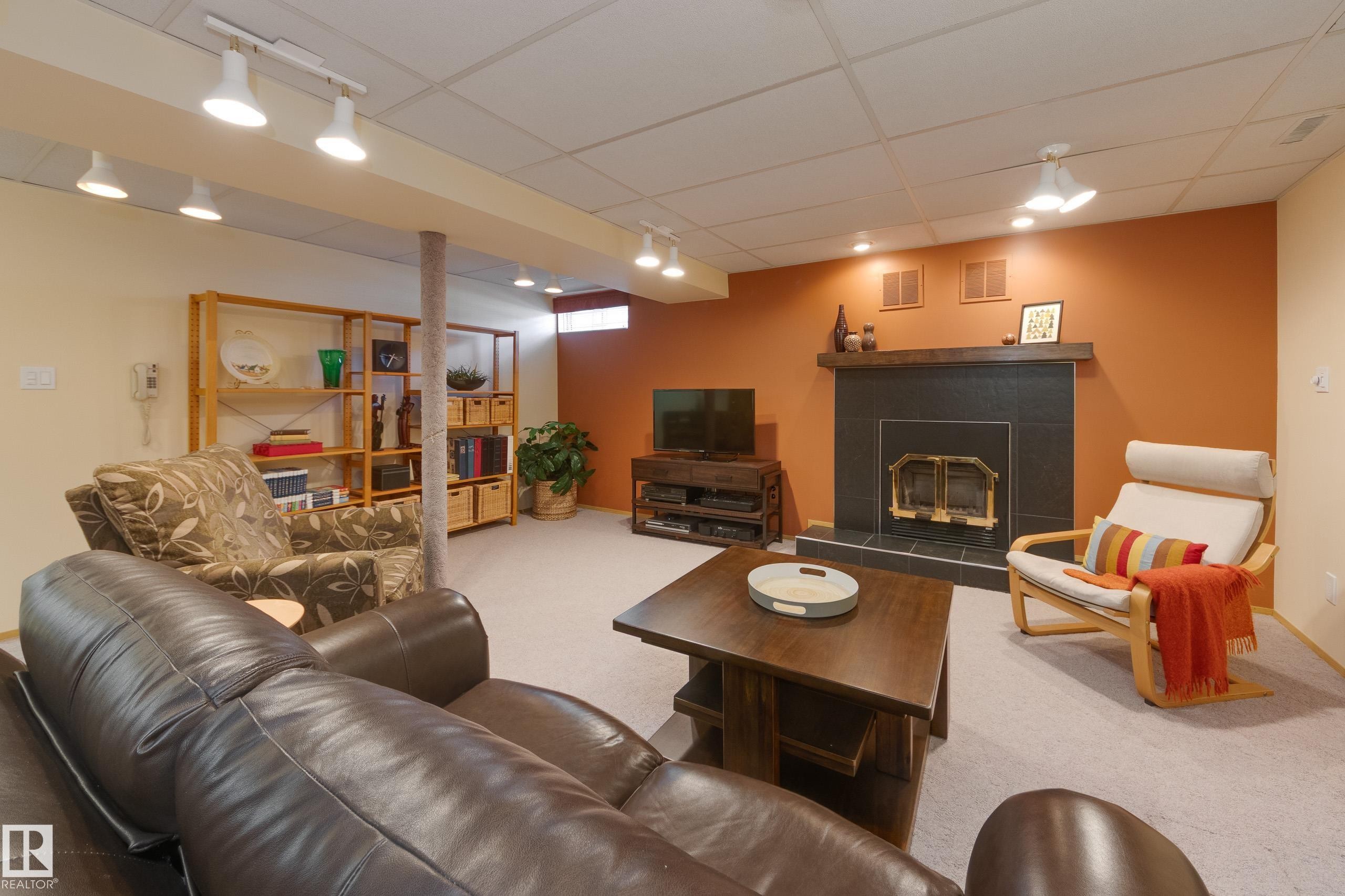 4904 11 Avenue Nw, Edmonton, AB