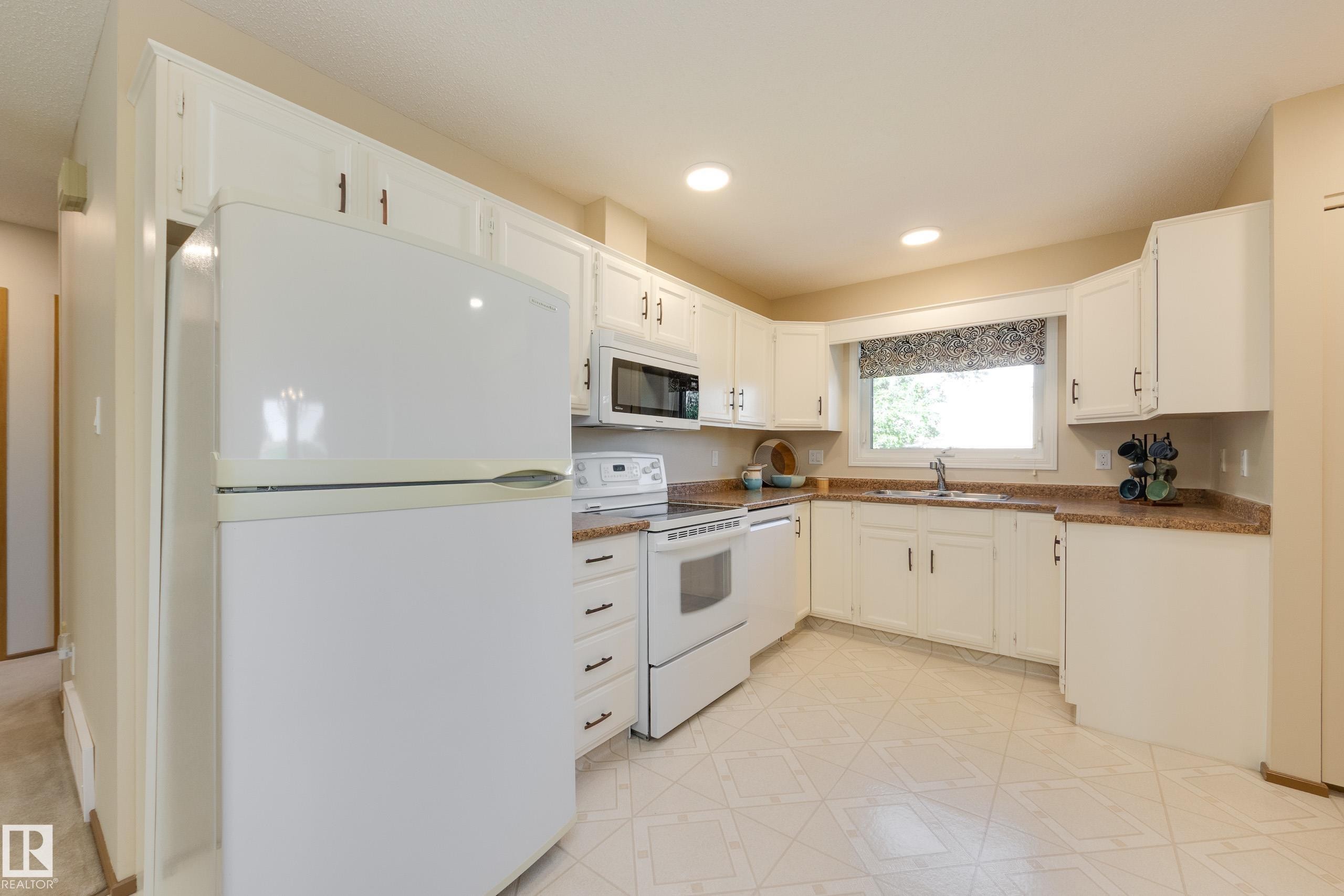 4904 11 Avenue Nw, Edmonton, AB