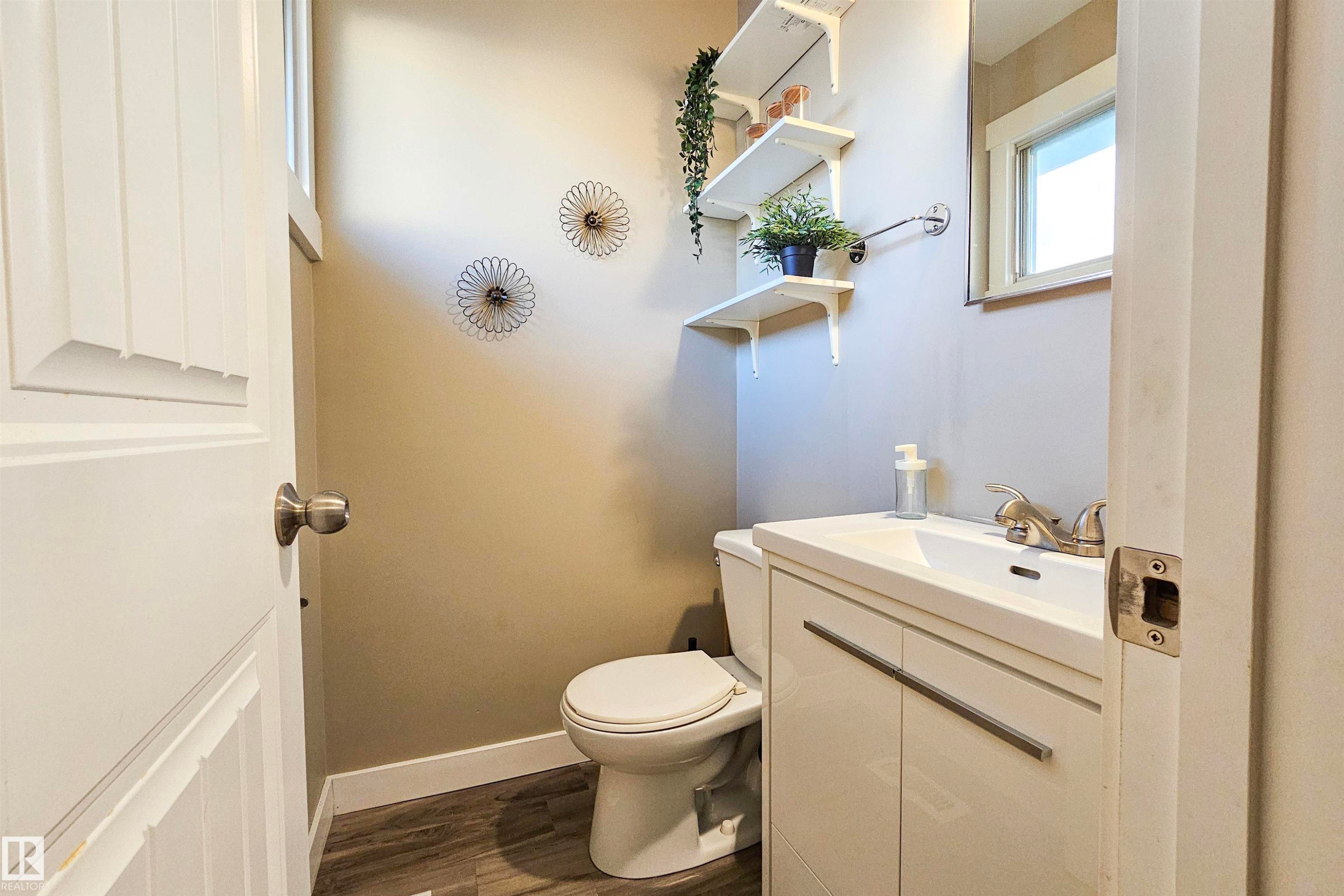 4203 83 Street Nw, Edmonton, AB