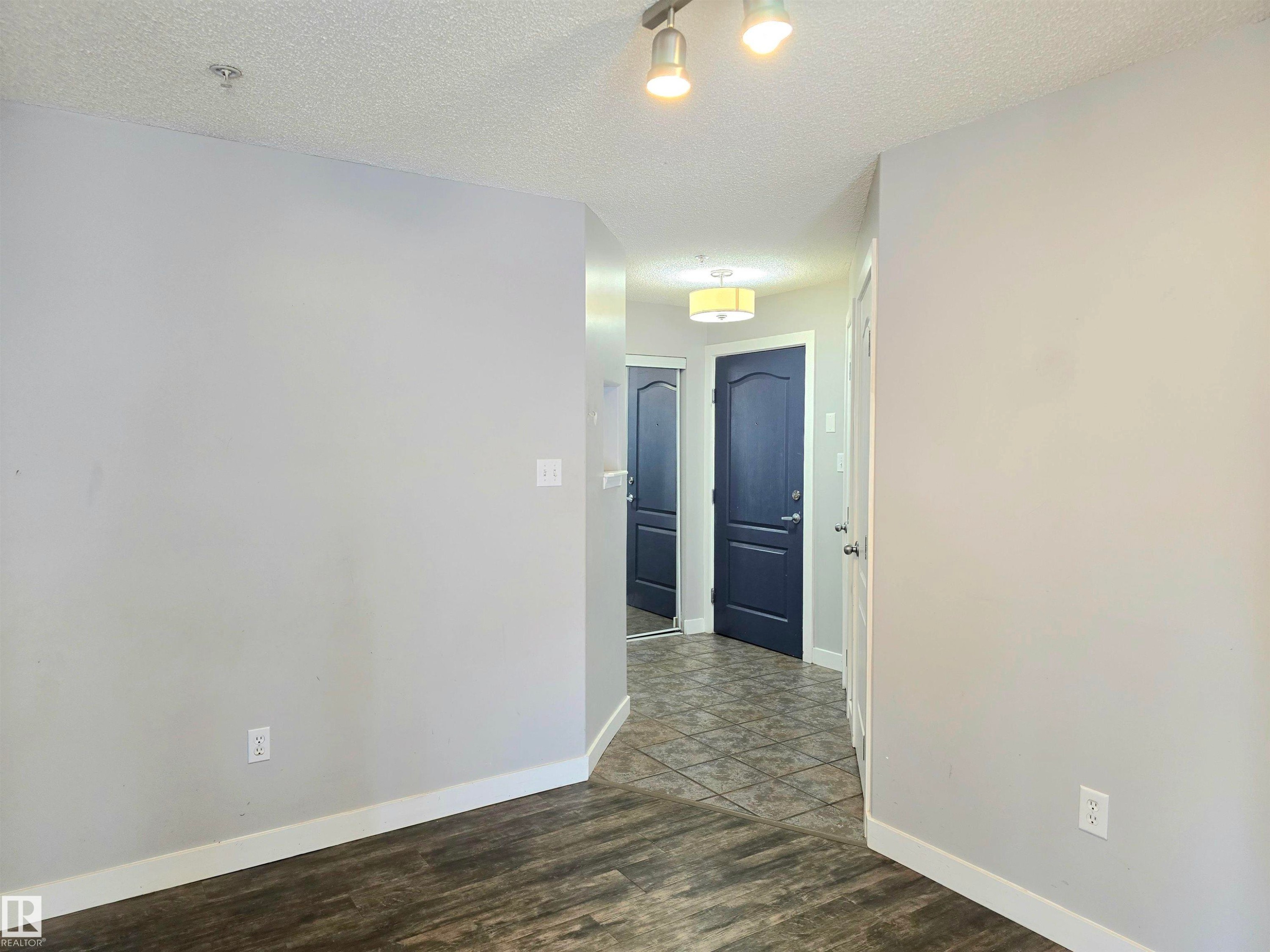 #105 155 Edwards Dr Sw, Edmonton, AB - Indoor Photo Showing Other Room