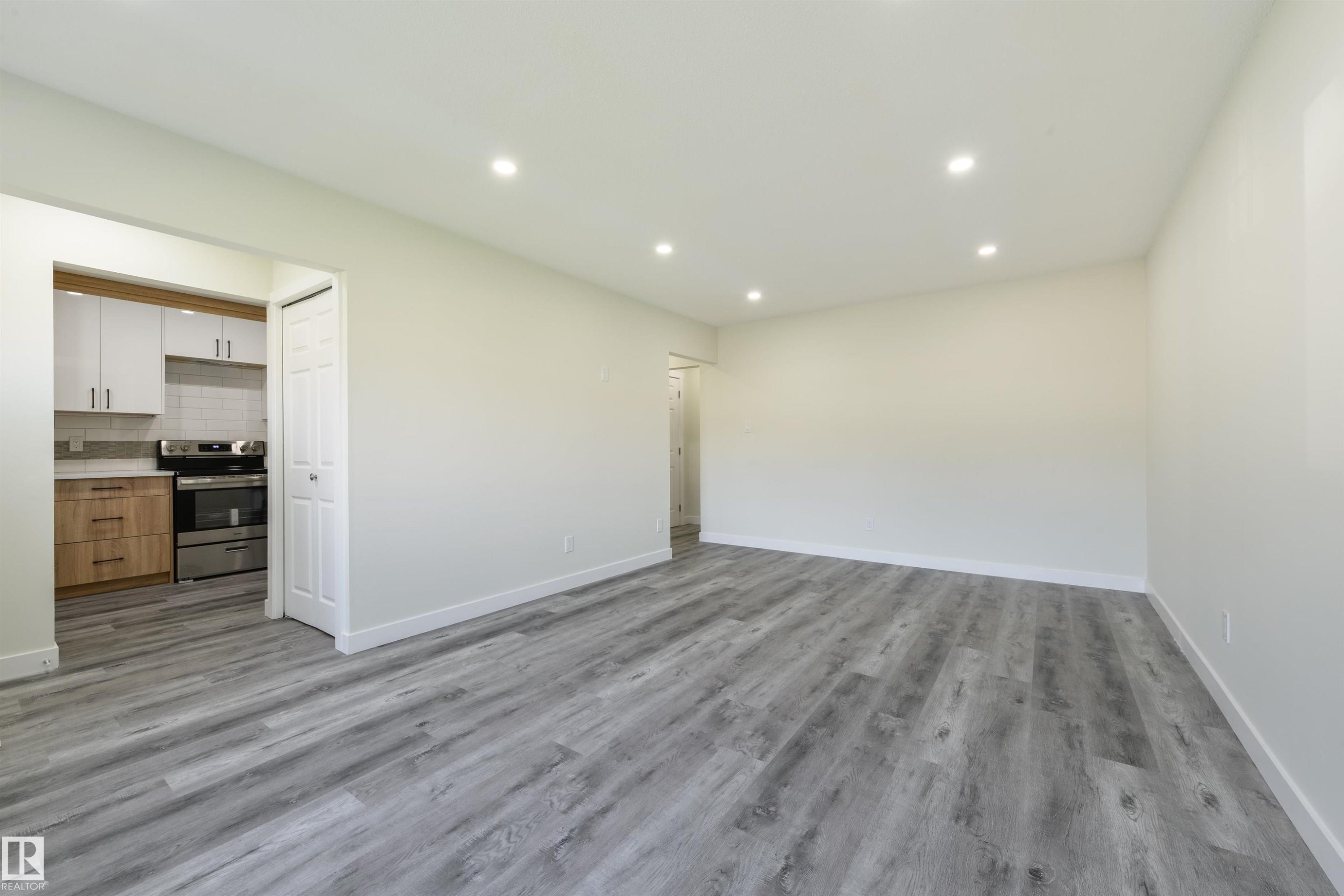 8019 141 Avenue Nw, Edmonton, AB