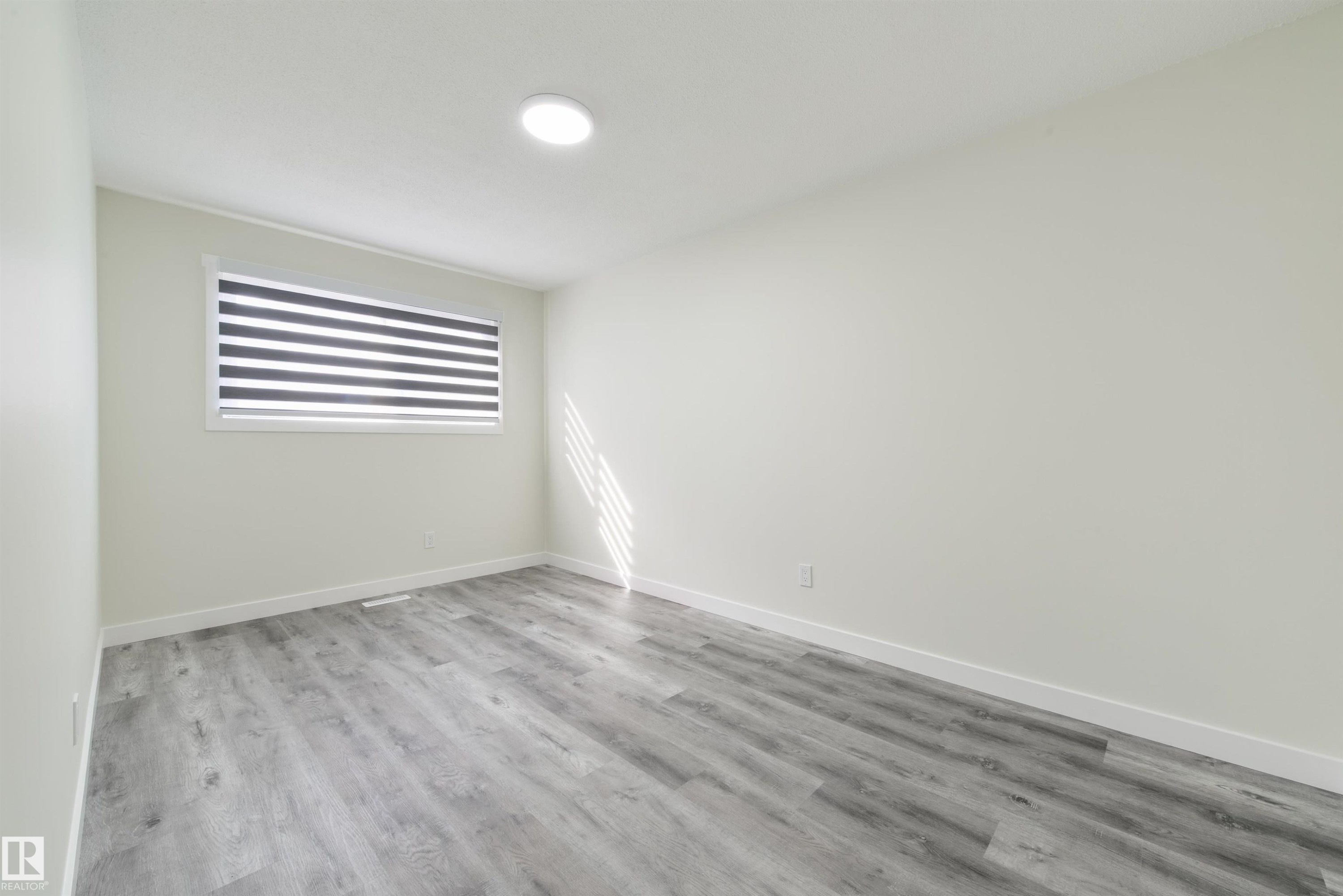 8019 141 Avenue Nw, Edmonton, AB