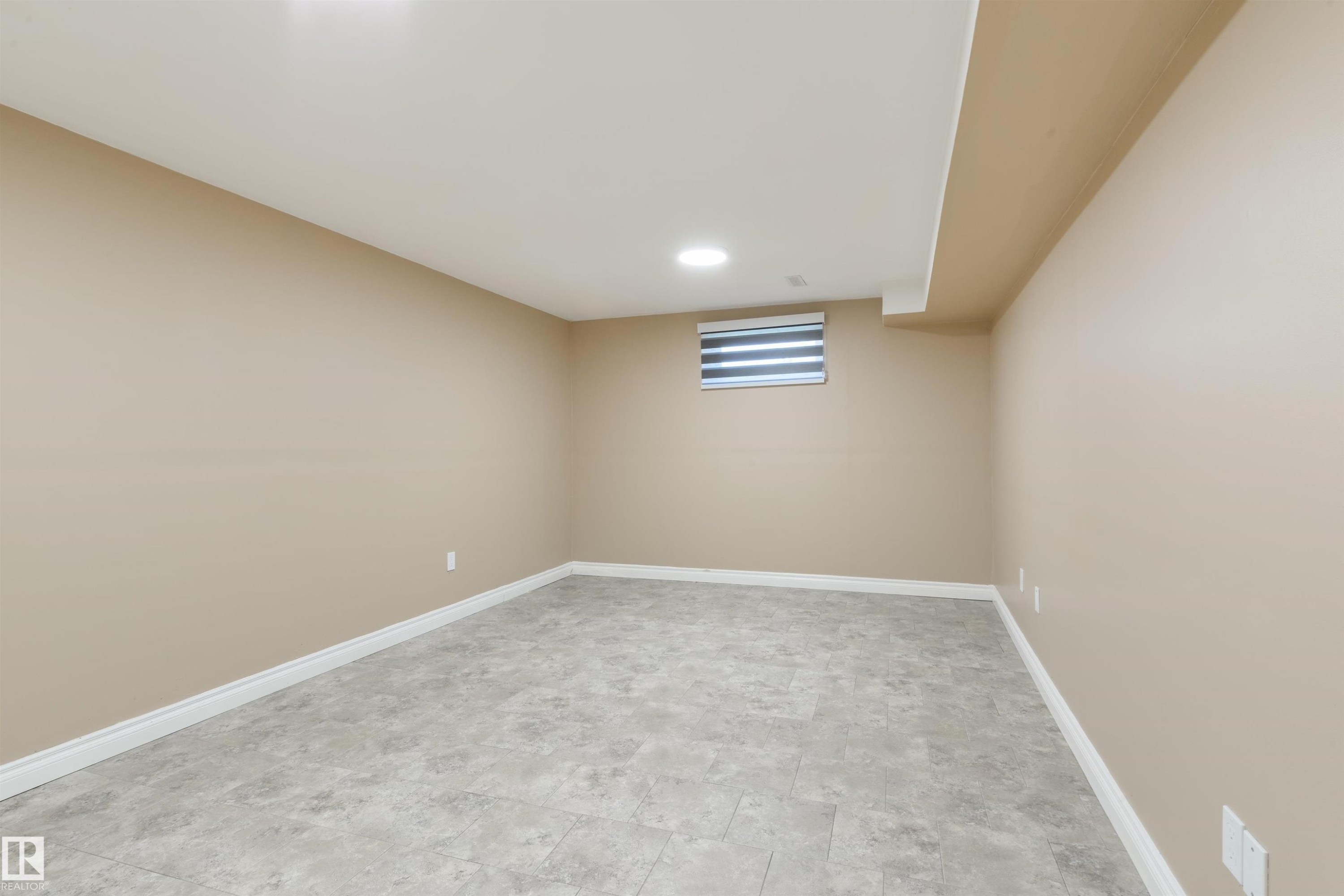 8019 141 Avenue Nw, Edmonton, AB