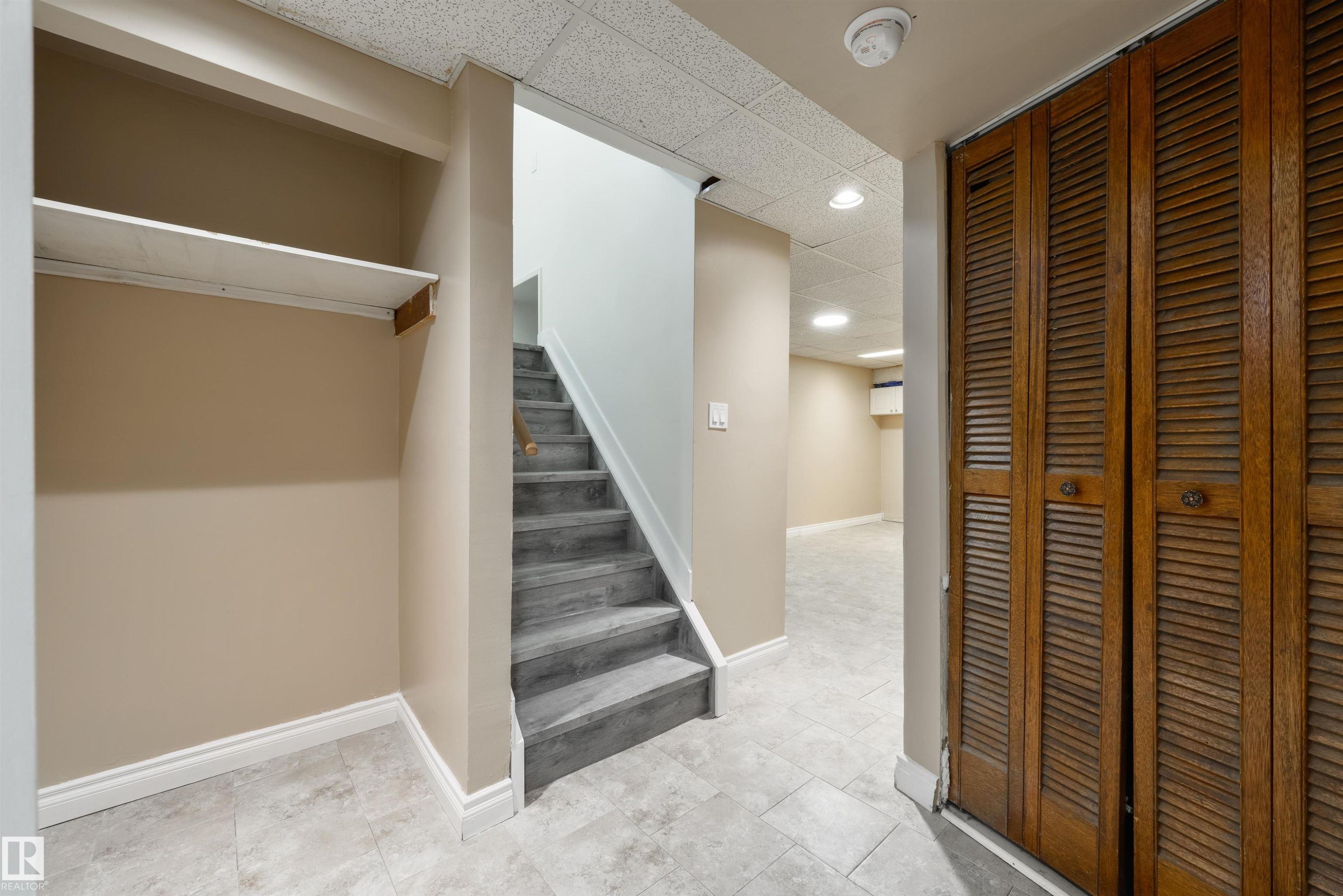 8019 141 Avenue Nw, Edmonton, AB
