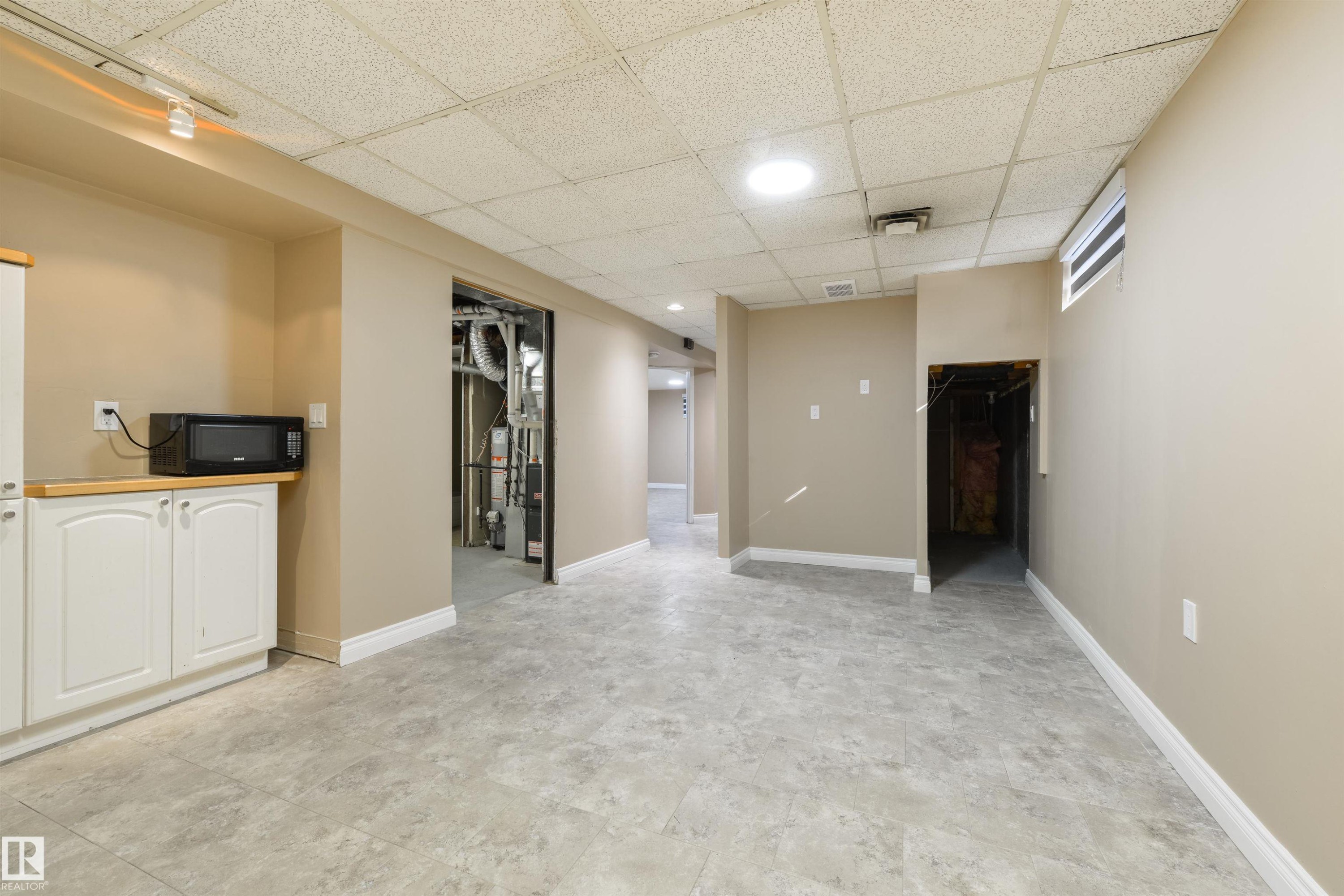 8019 141 Avenue Nw, Edmonton, AB