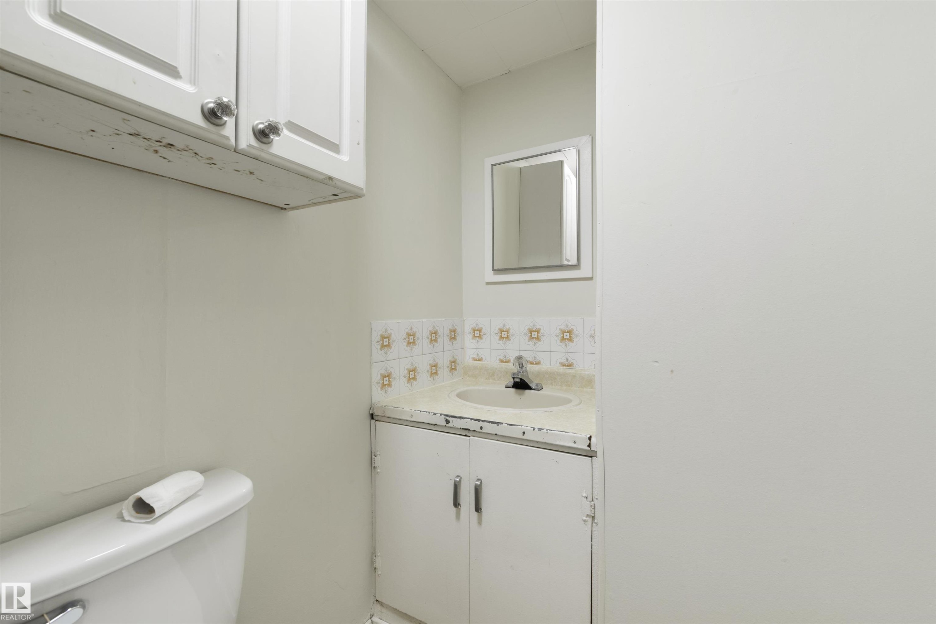 8019 141 Avenue Nw, Edmonton, AB