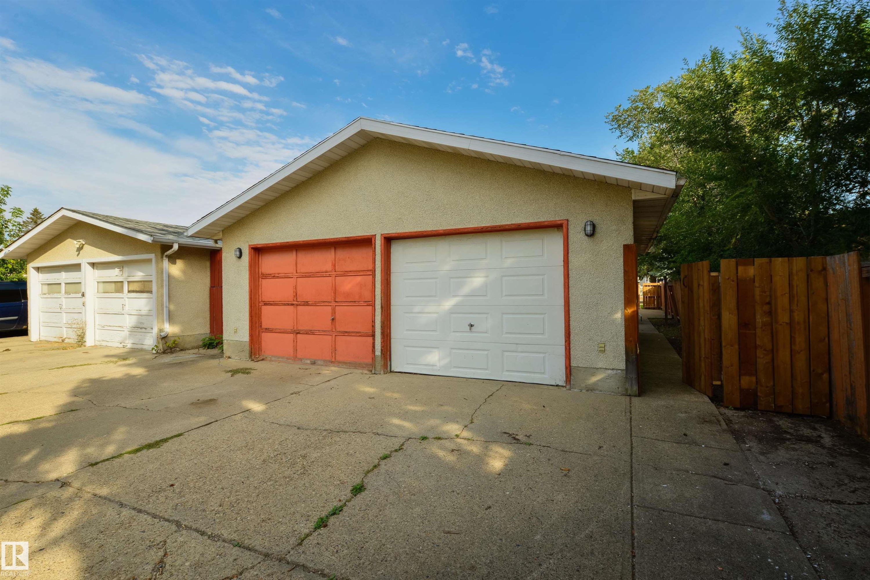 8019 141 Avenue Nw, Edmonton, AB