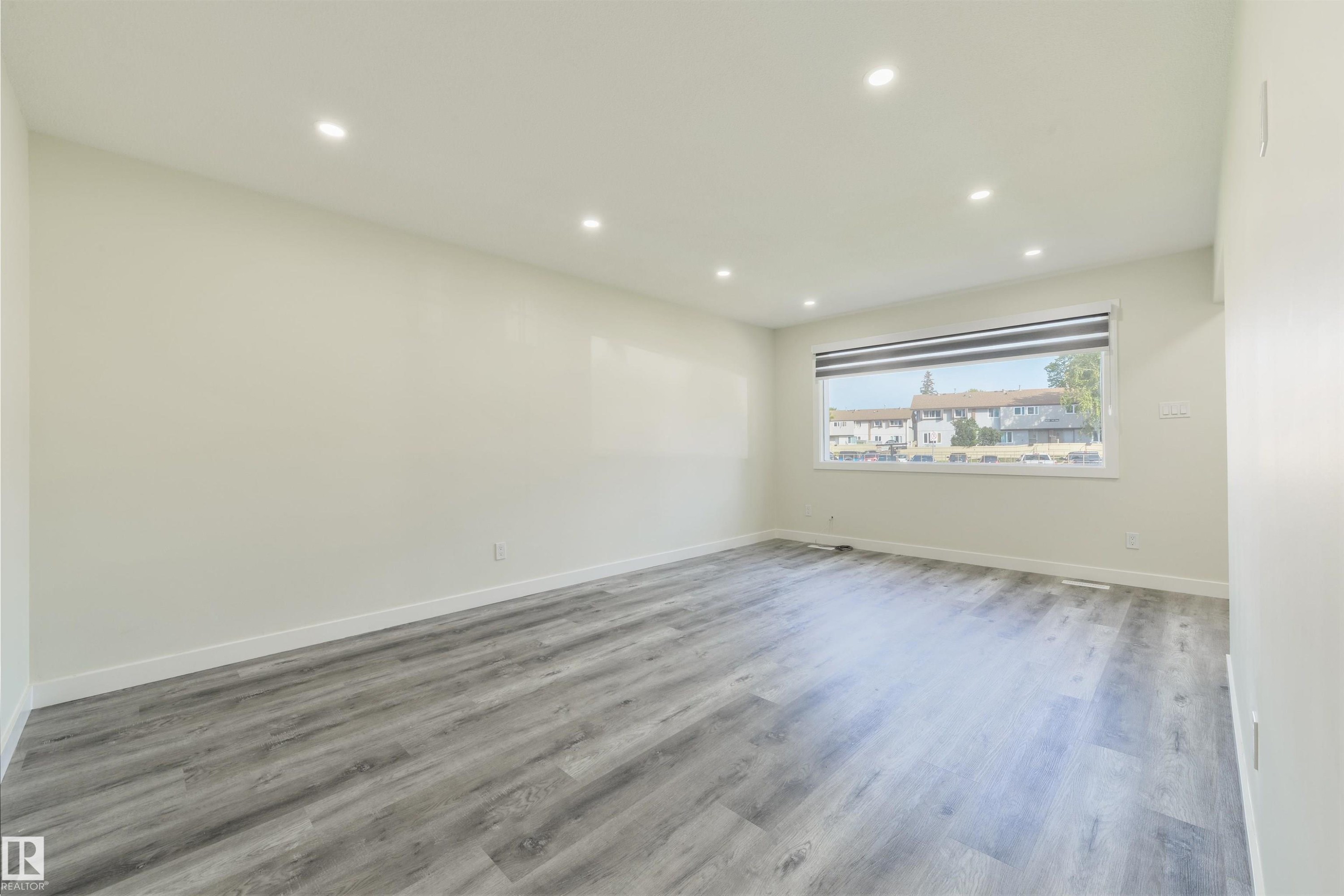 8019 141 Avenue Nw, Edmonton, AB