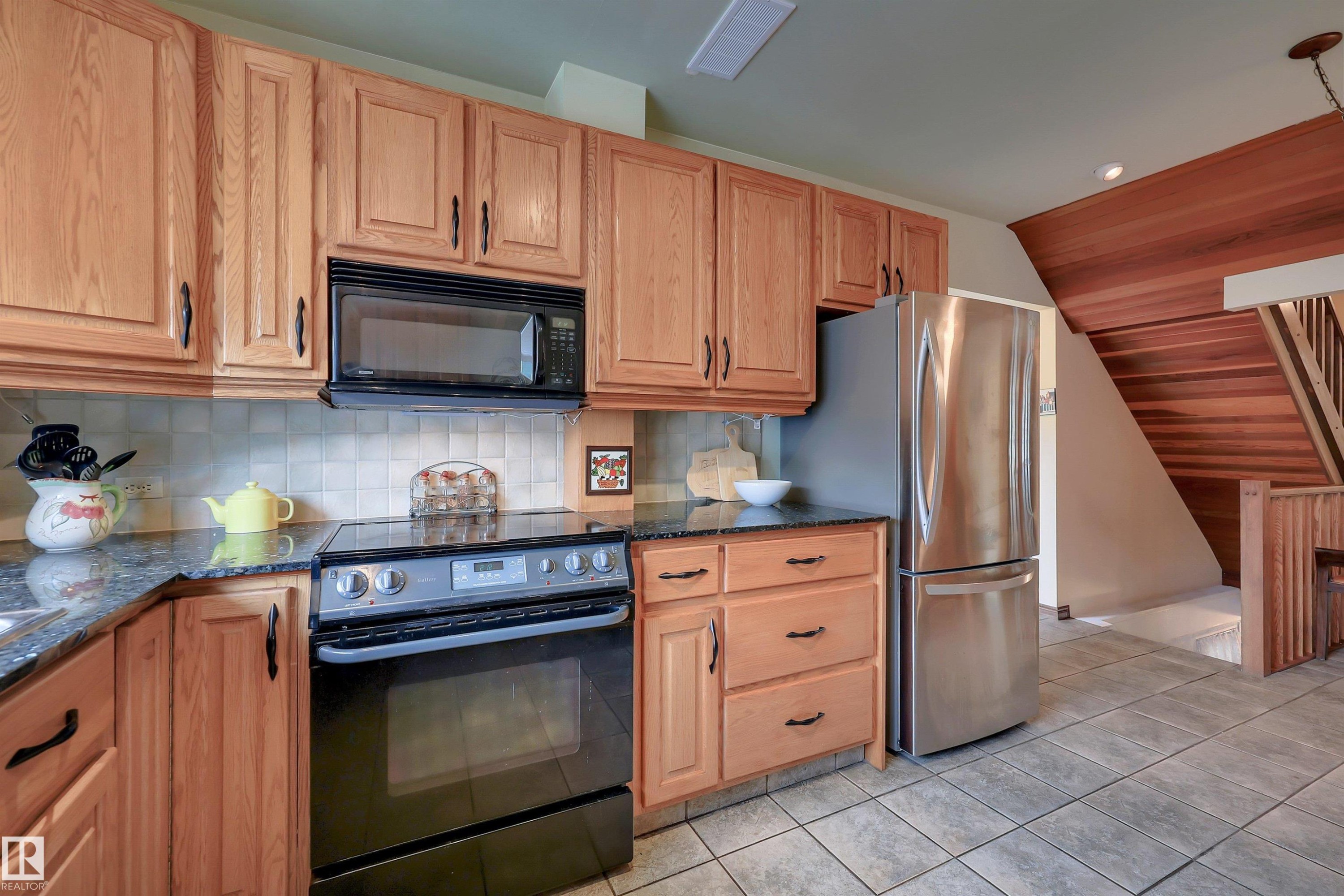 10524 75 Avenue Nw, Edmonton, AB
