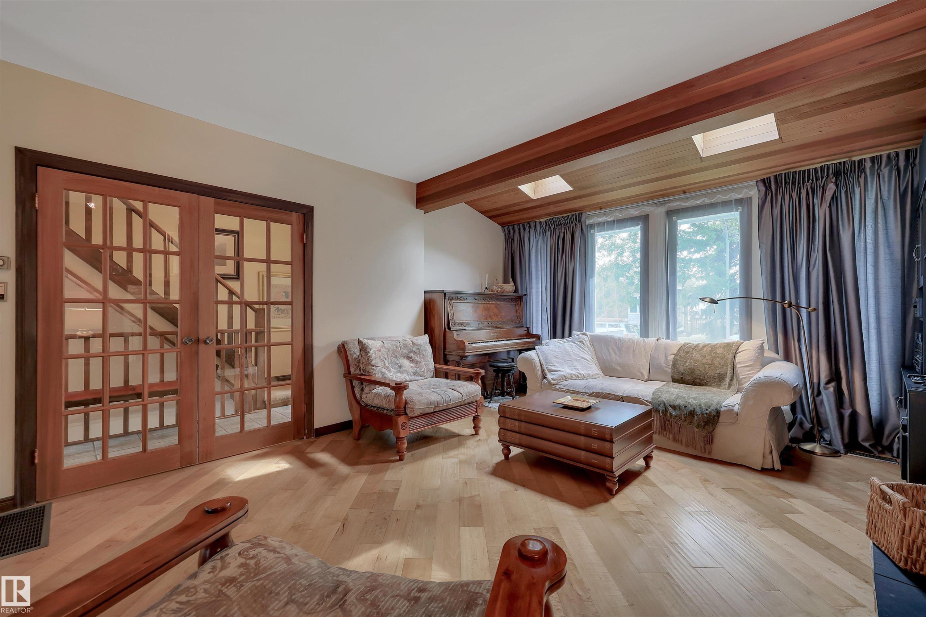 10524 75 Avenue Nw, Edmonton, AB