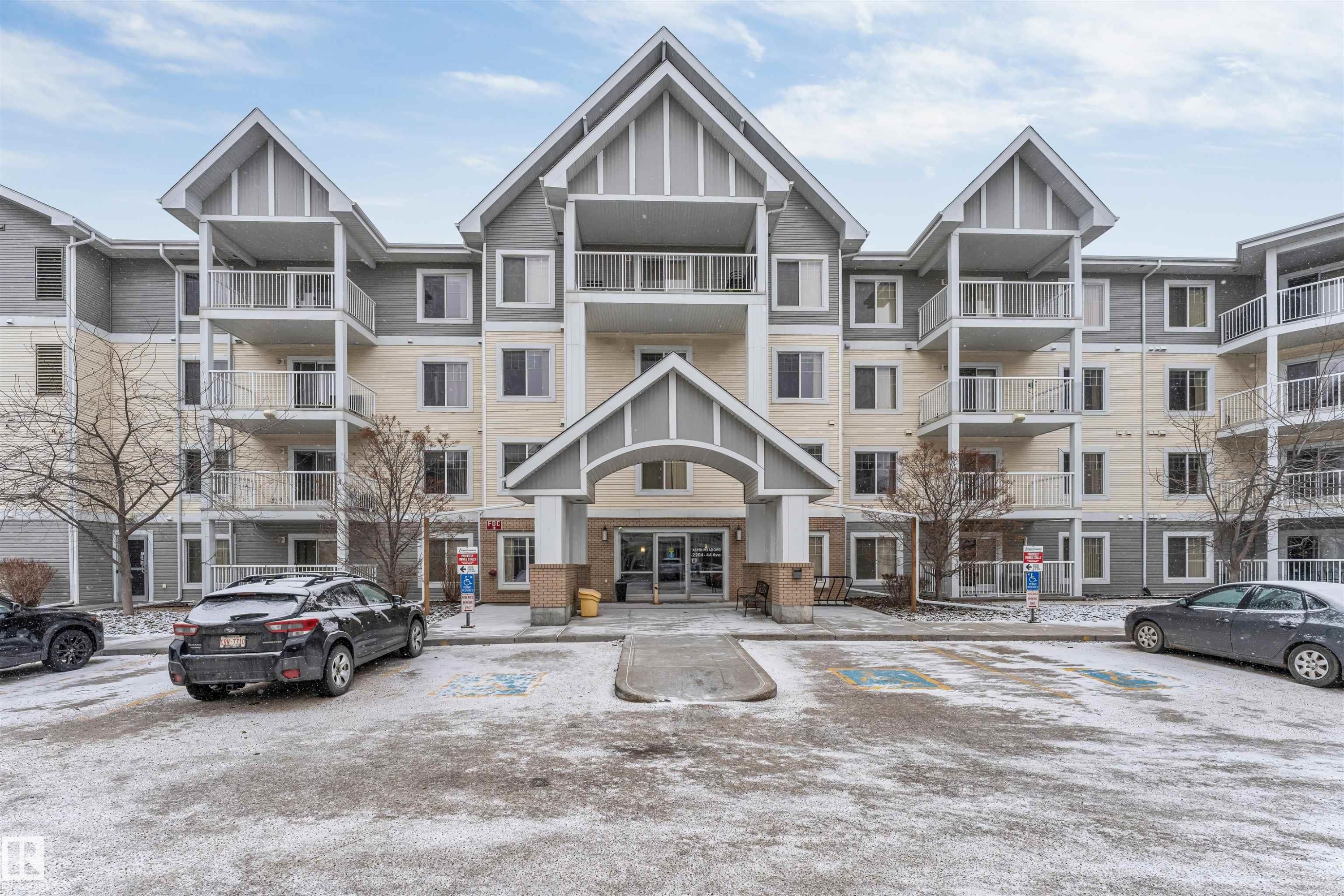 #409 2204 44 Av Nw, Edmonton, AB - Outdoor With Facade