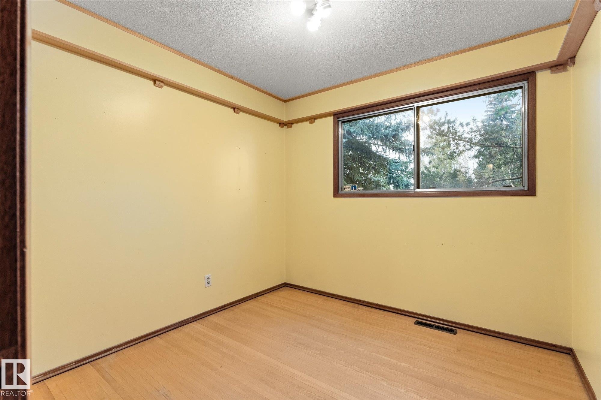 11311 Malmo Road Nw, Edmonton, AB