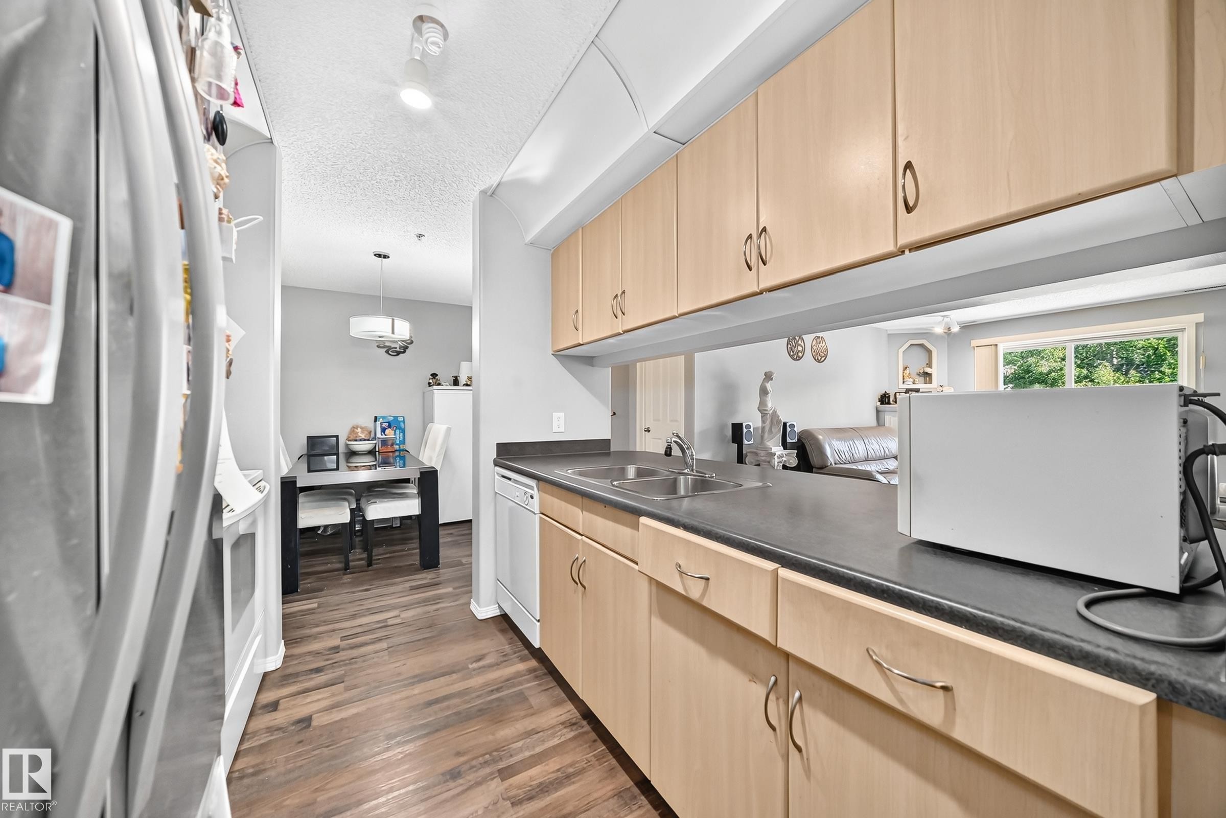 #232 16311 95 St Nw, Edmonton, AB