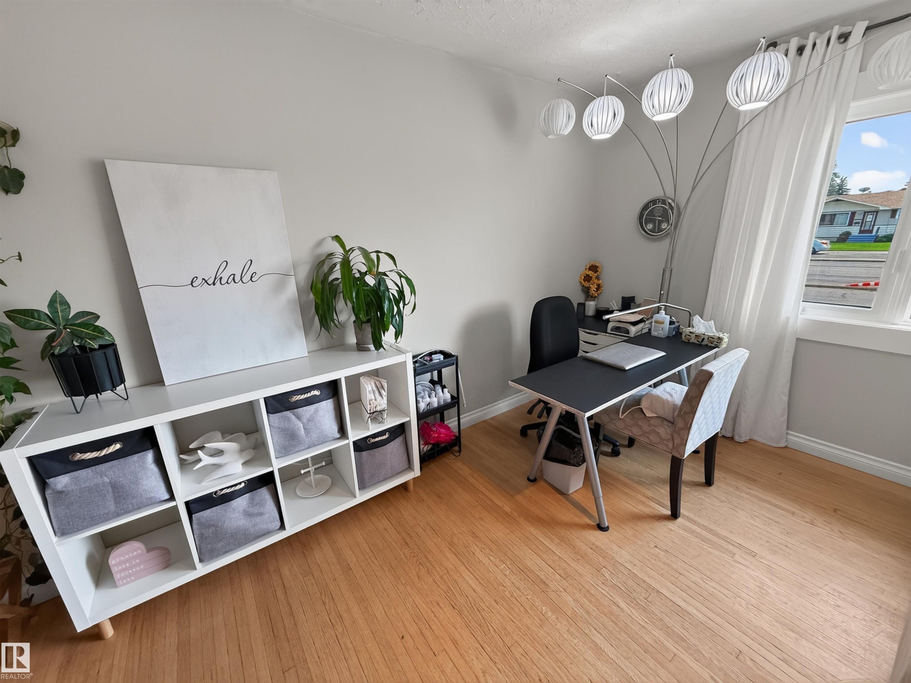 16046 95 Avenue Nw, Edmonton, AB - Indoor Photo Showing Office