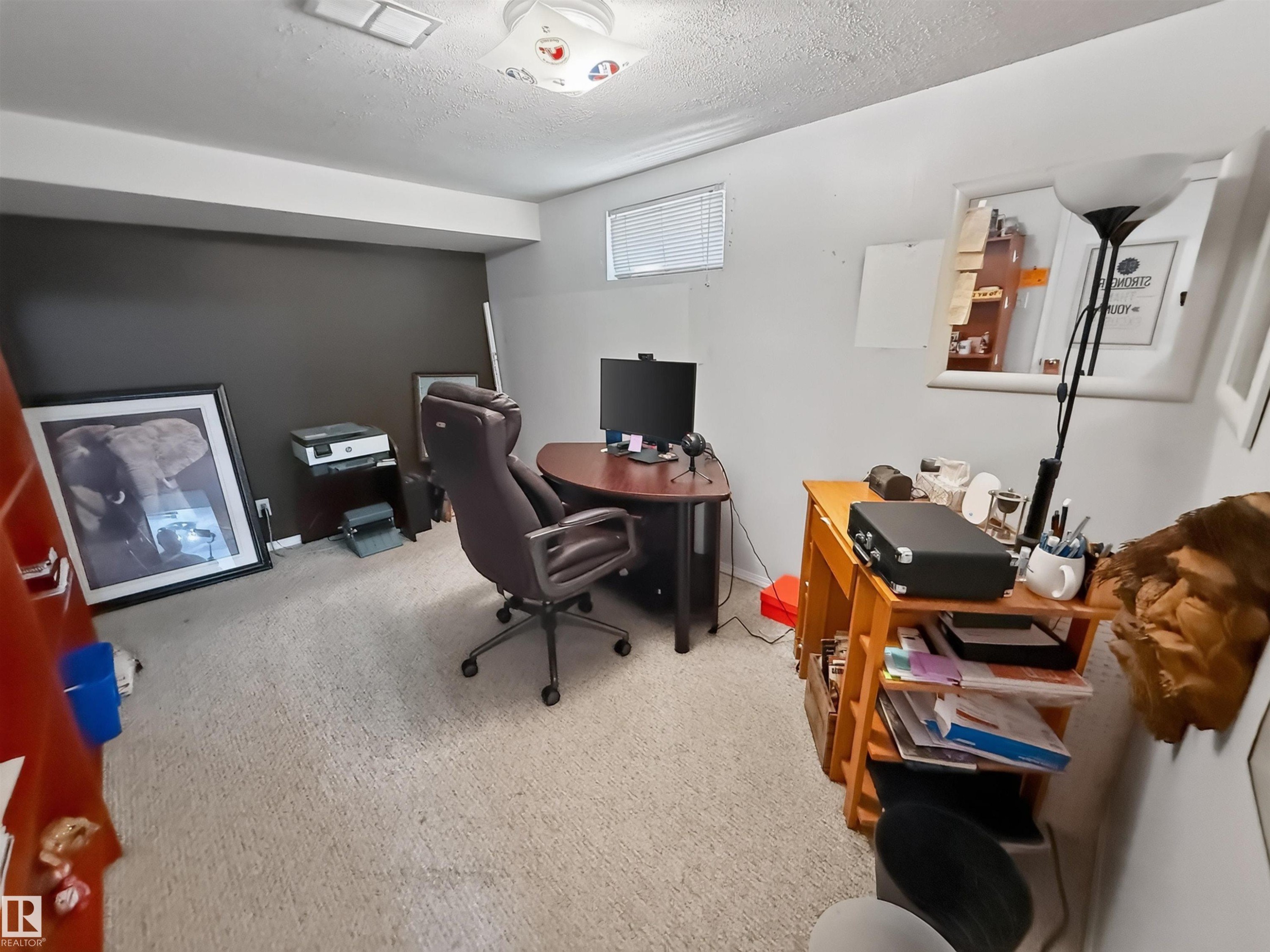 16046 95 Avenue Nw, Edmonton, AB - Indoor