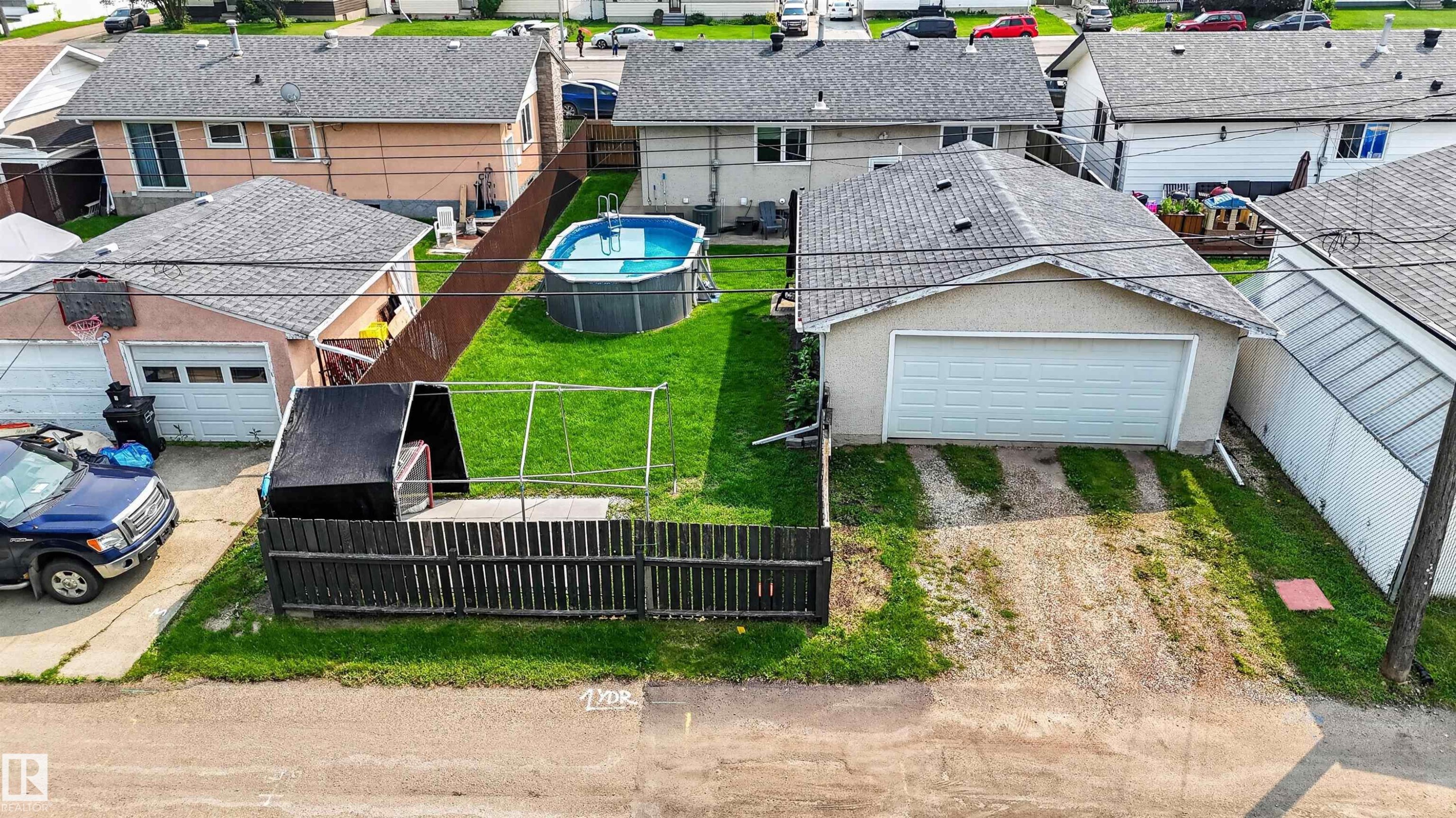 16046 95 Avenue Nw, Edmonton, AB - Outdoor