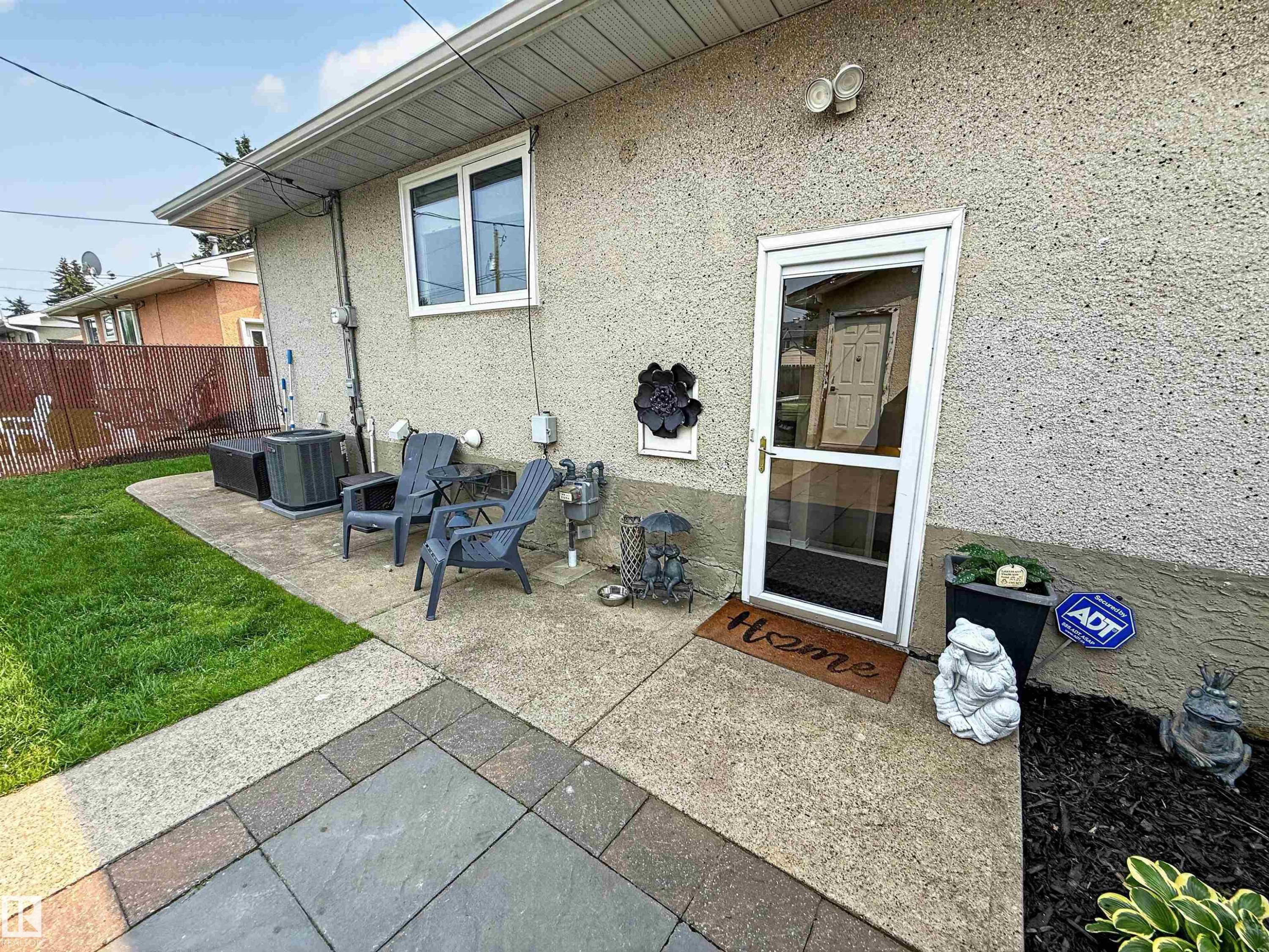 16046 95 Avenue Nw, Edmonton, AB - Outdoor With Exterior