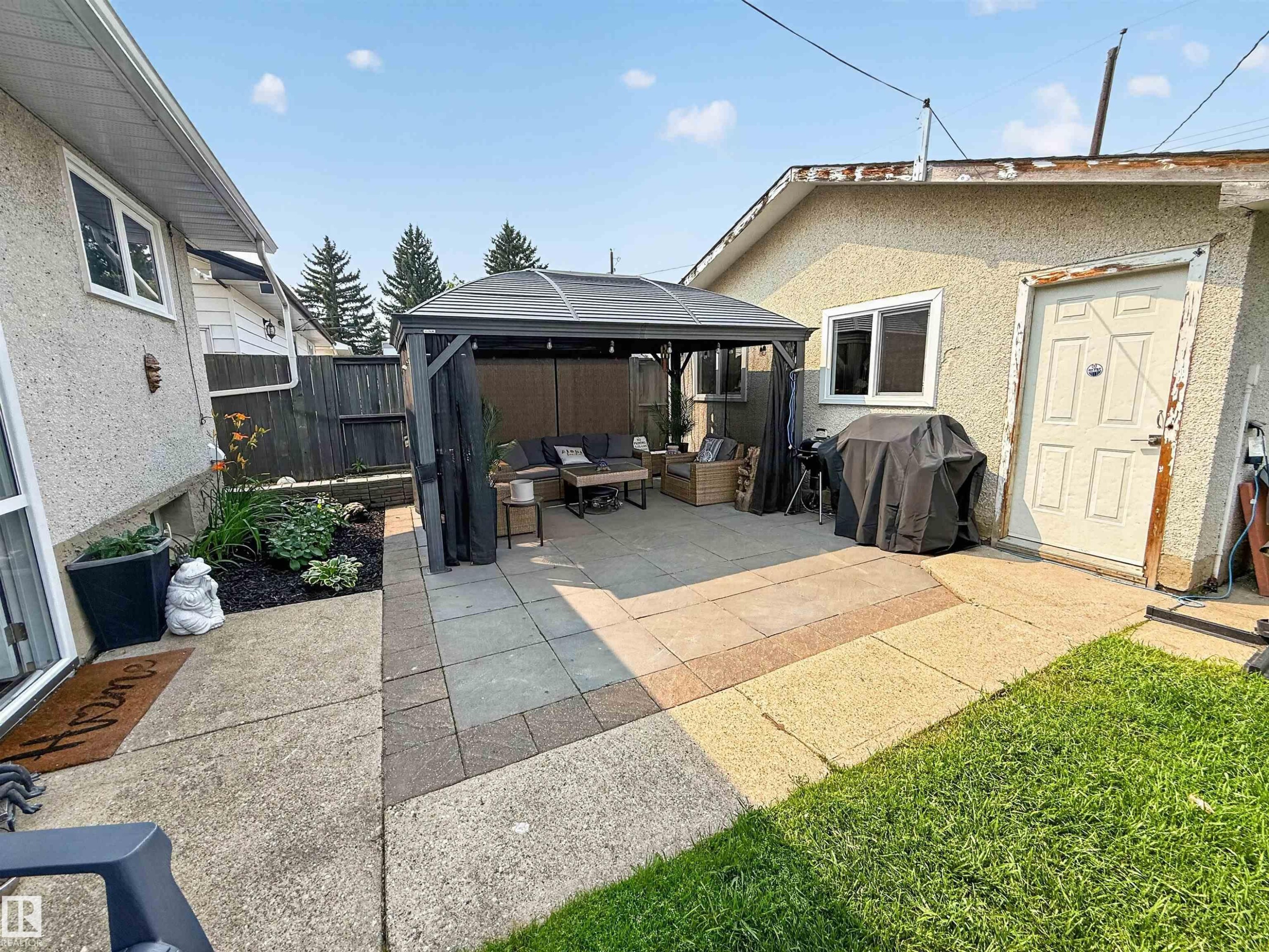 16046 95 Avenue Nw, Edmonton, AB - Outdoor With Deck Patio Veranda With Exterior
