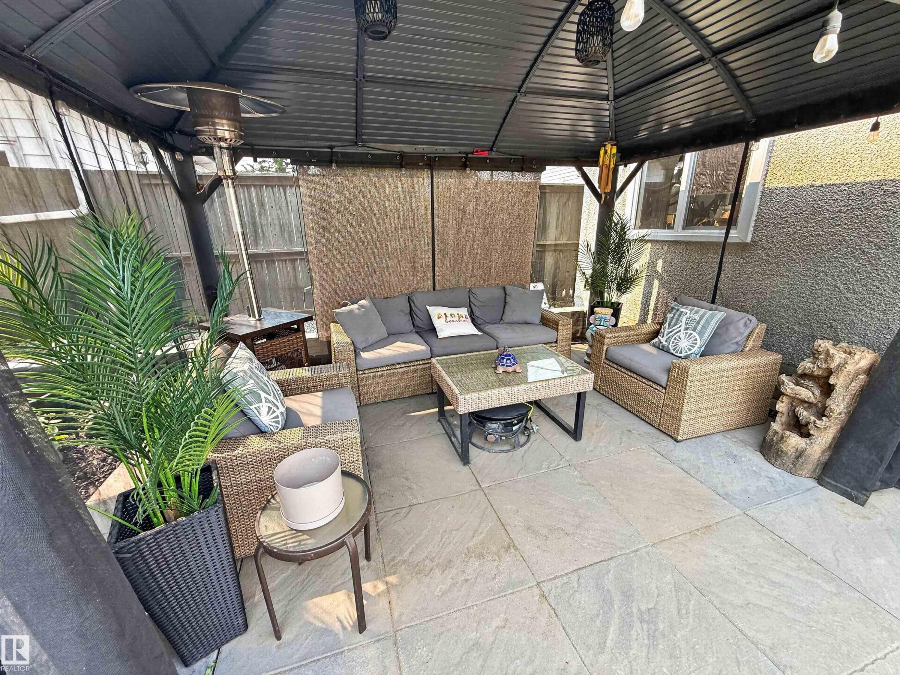 16046 95 Avenue Nw, Edmonton, AB - Outdoor With Deck Patio Veranda With Exterior
