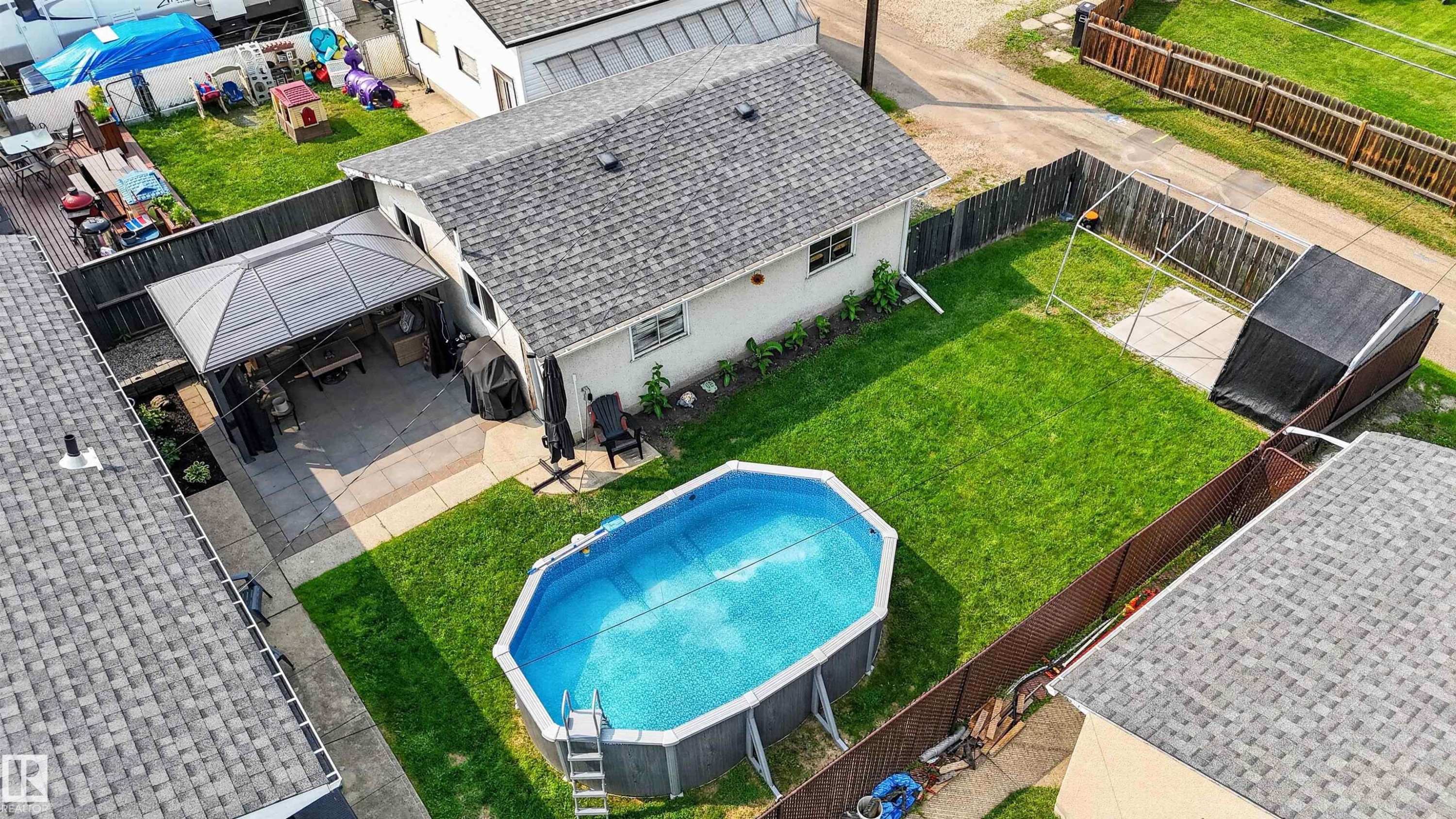 16046 95 Avenue Nw, Edmonton, AB - Outdoor With Above Ground Pool