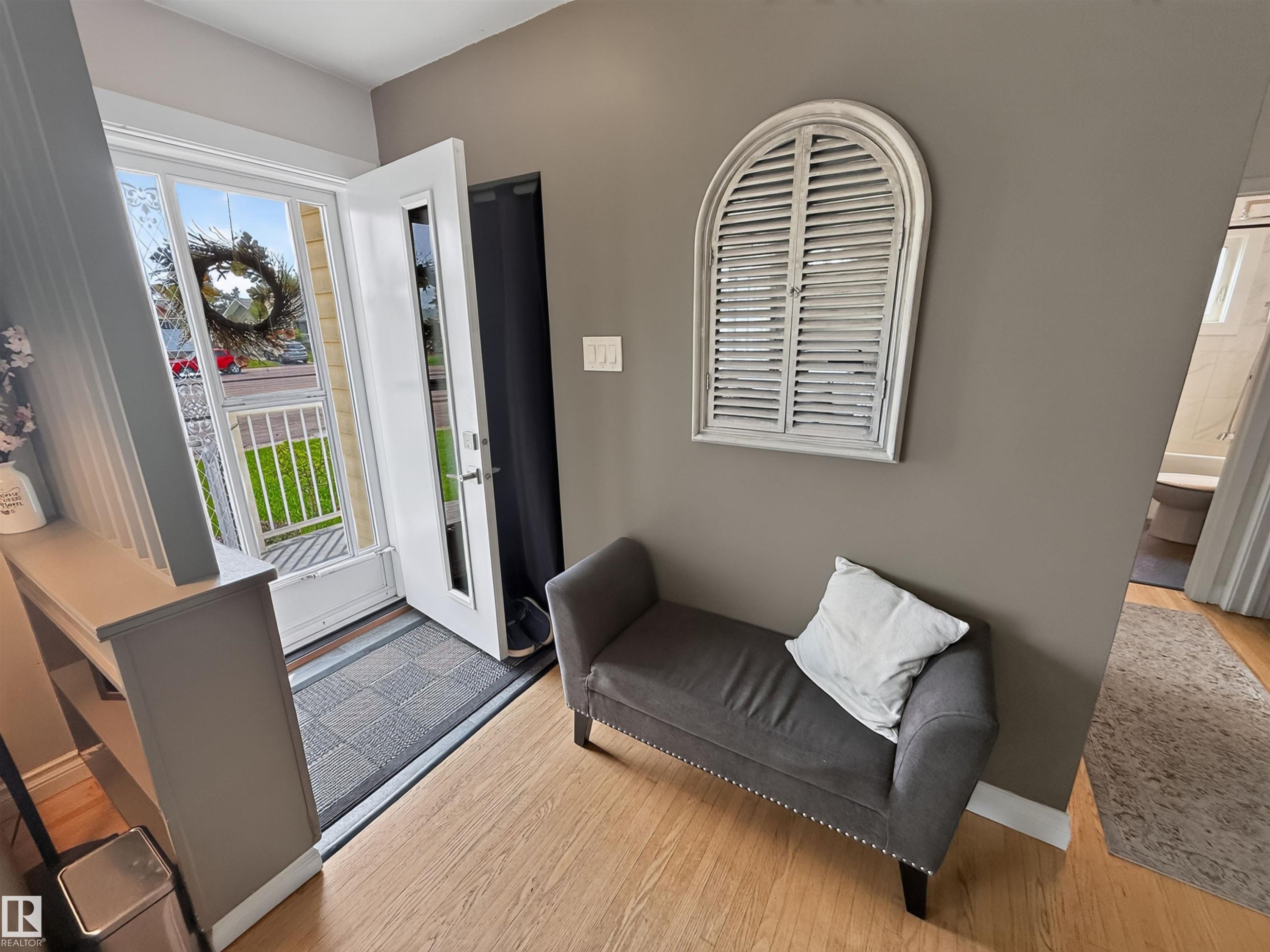 16046 95 Avenue Nw, Edmonton, AB - Indoor Photo Showing Other Room