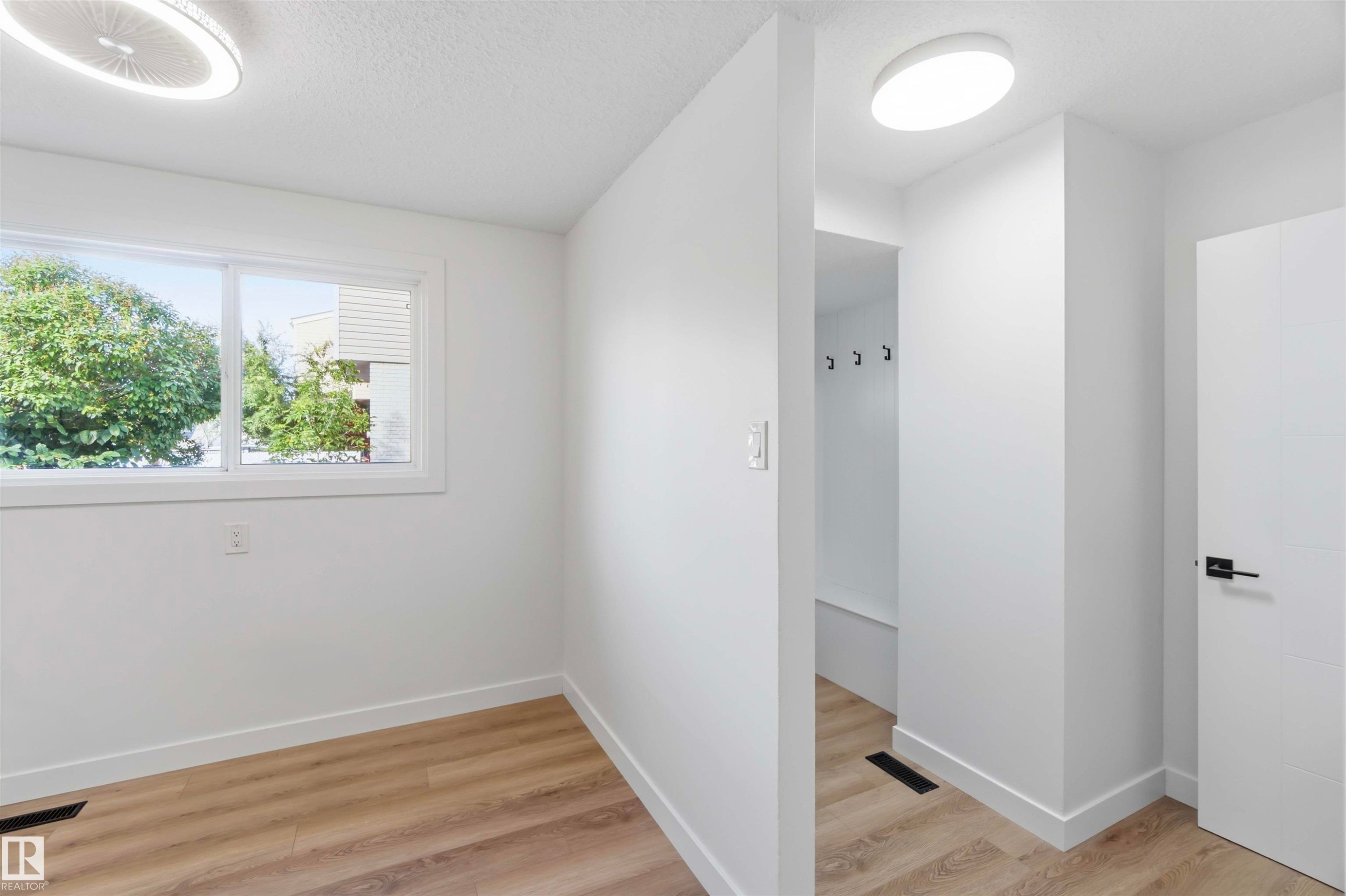 Welcome to 160 Habitat CR NW - 160 Habitat Crescent Nw, Edmonton, AB