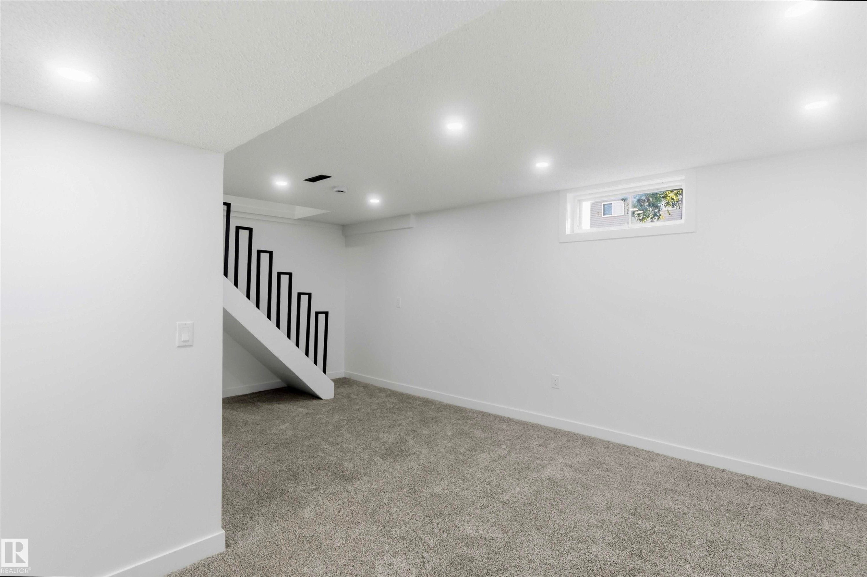 Welcome to 160 Habitat CR NW - 160 Habitat Crescent Nw, Edmonton, AB