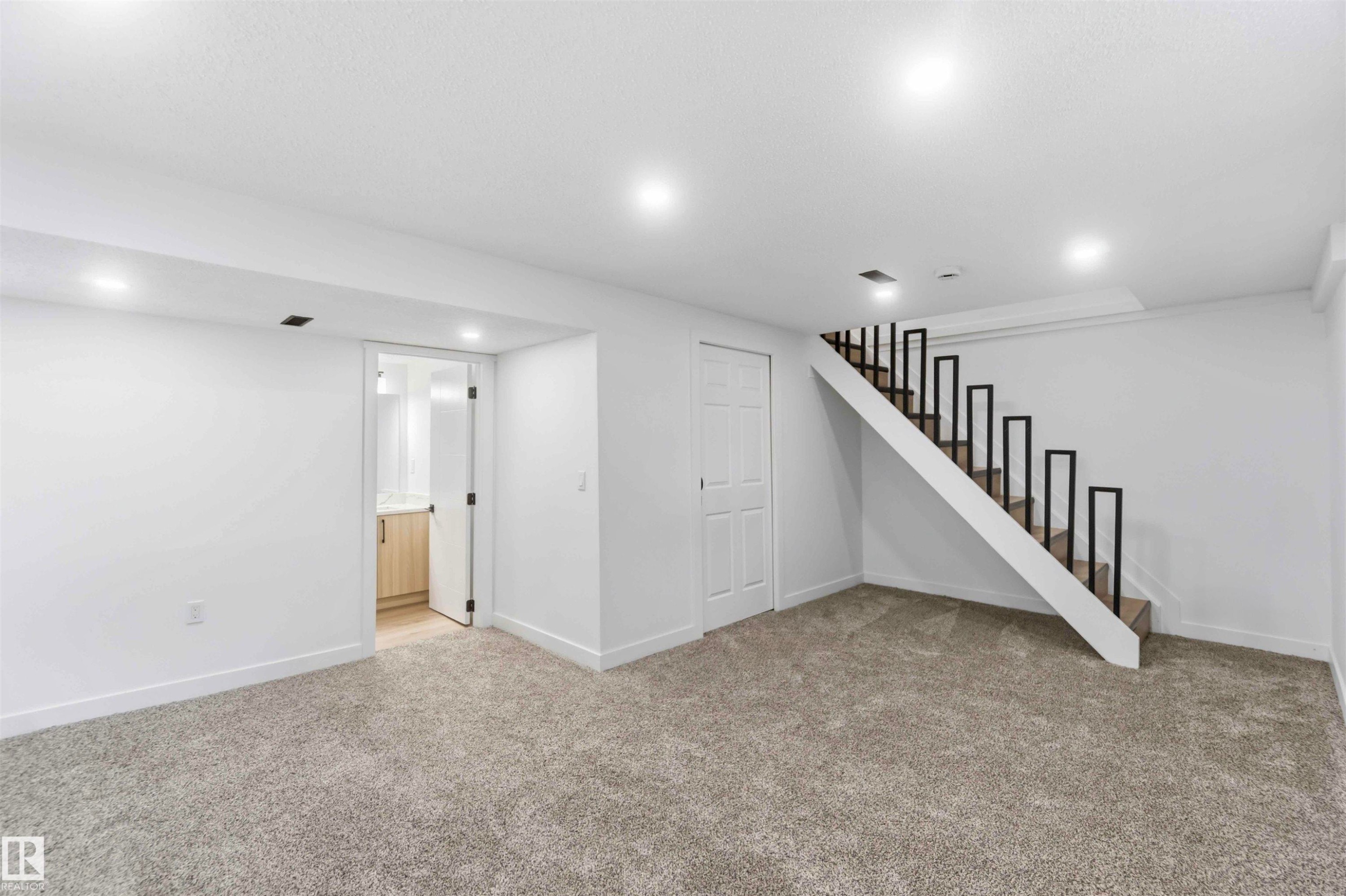 Welcome to 160 Habitat CR NW - 160 Habitat Crescent Nw, Edmonton, AB