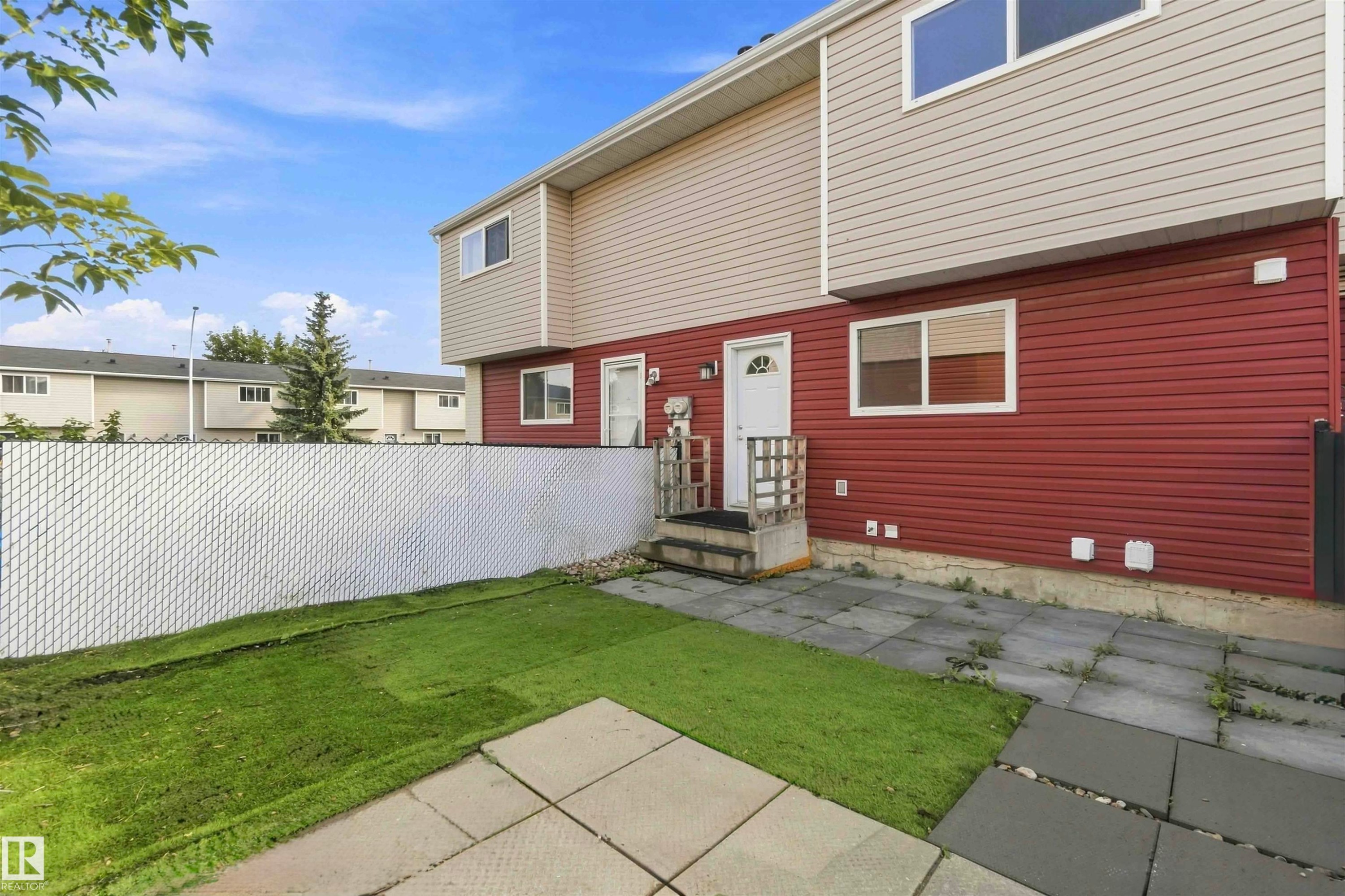 Welcome to 160 Habitat CR NW - 160 Habitat Crescent Nw, Edmonton, AB