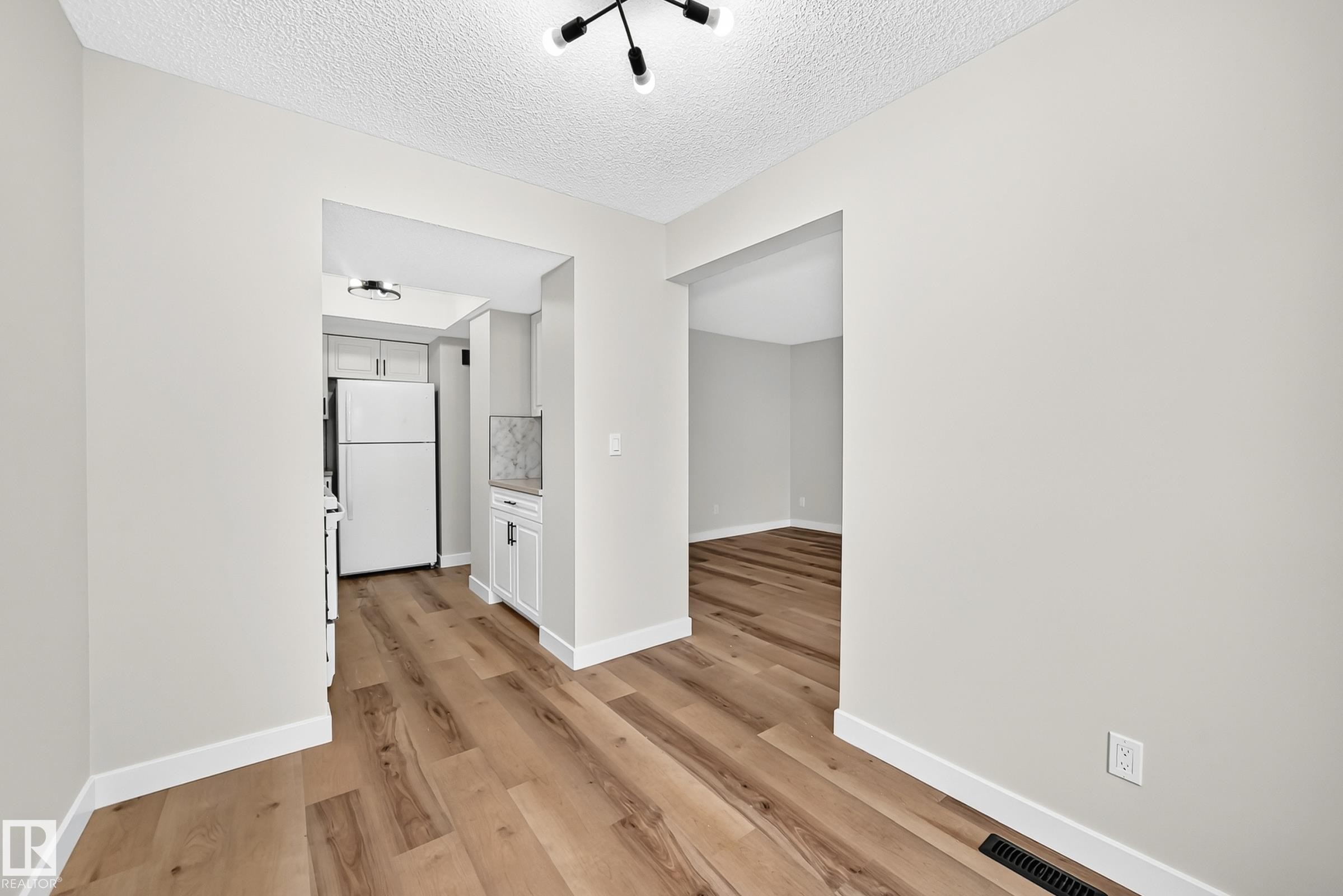 13845 24 Street Nw, Edmonton, AB