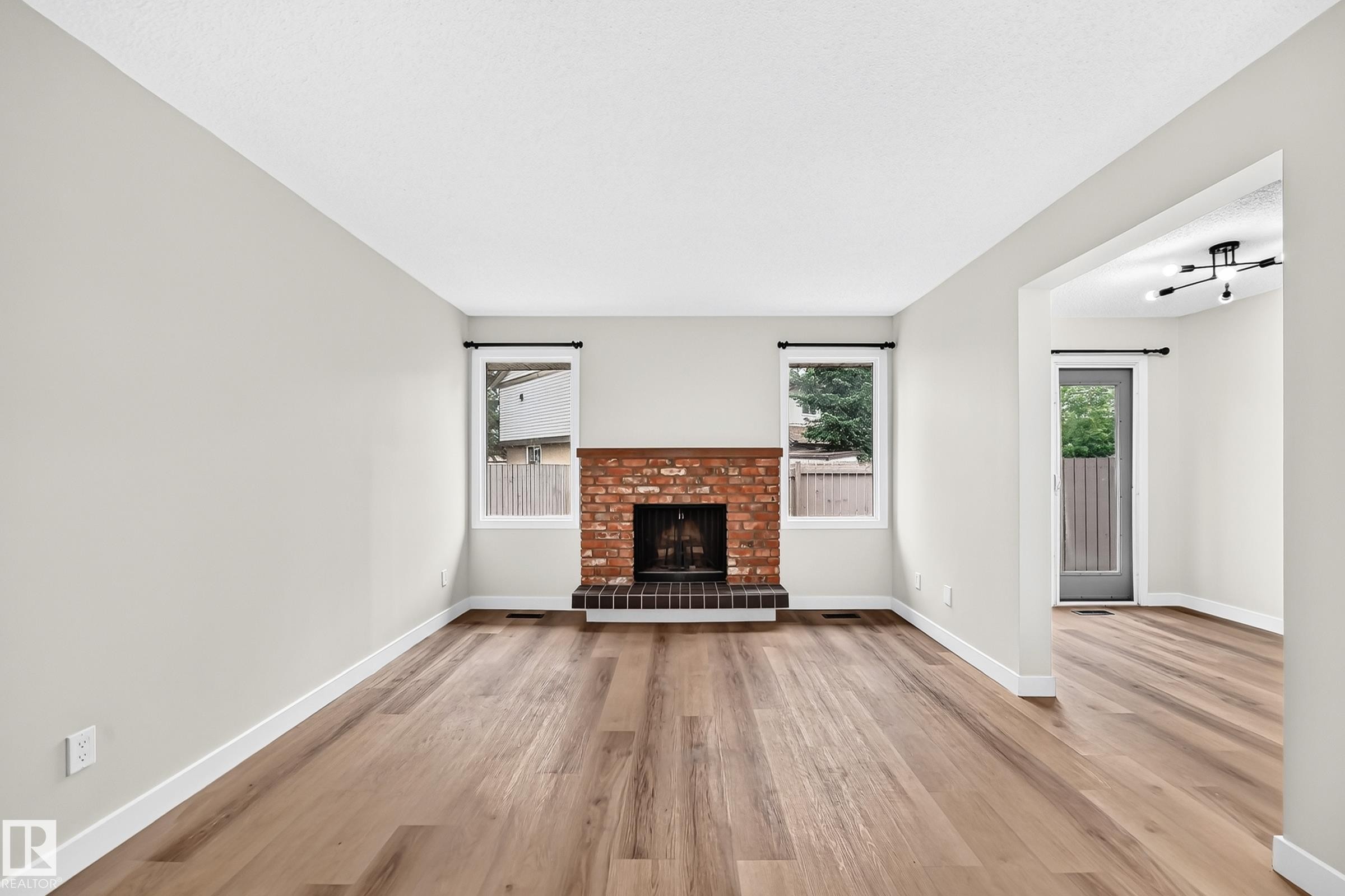 13845 24 Street Nw, Edmonton, AB