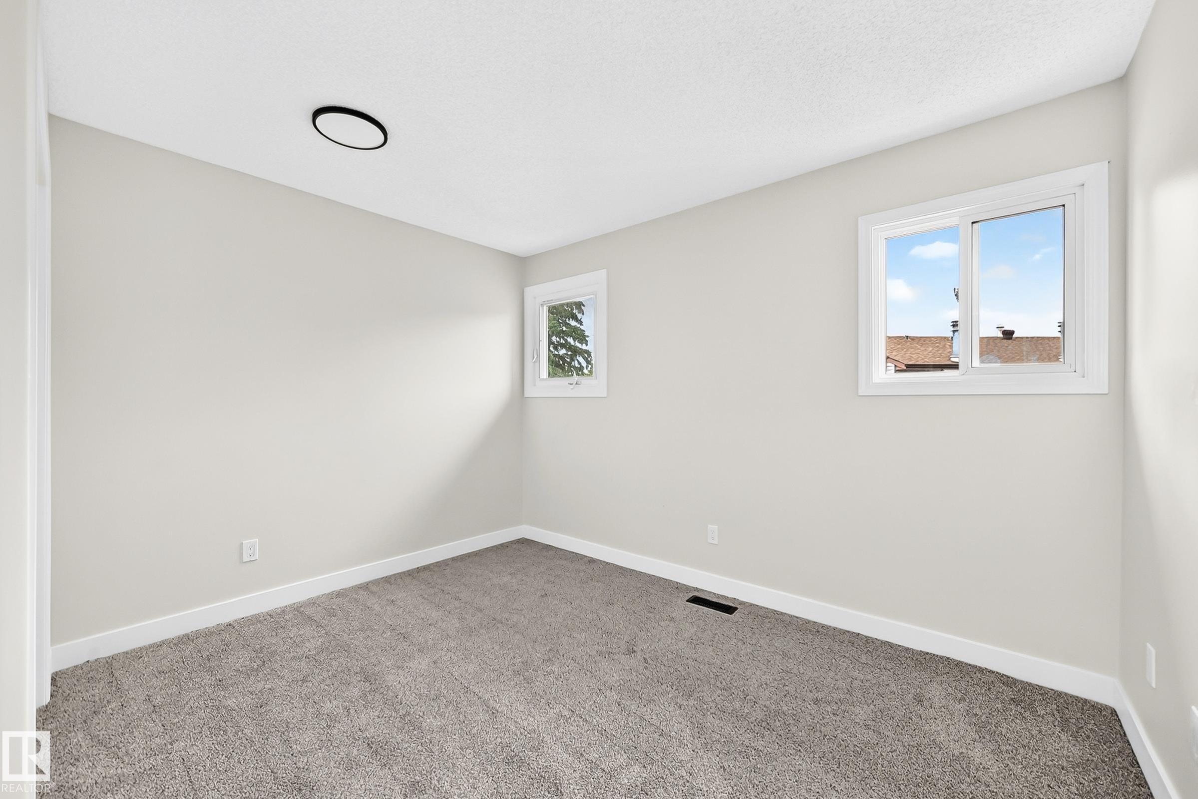 13845 24 Street Nw, Edmonton, AB