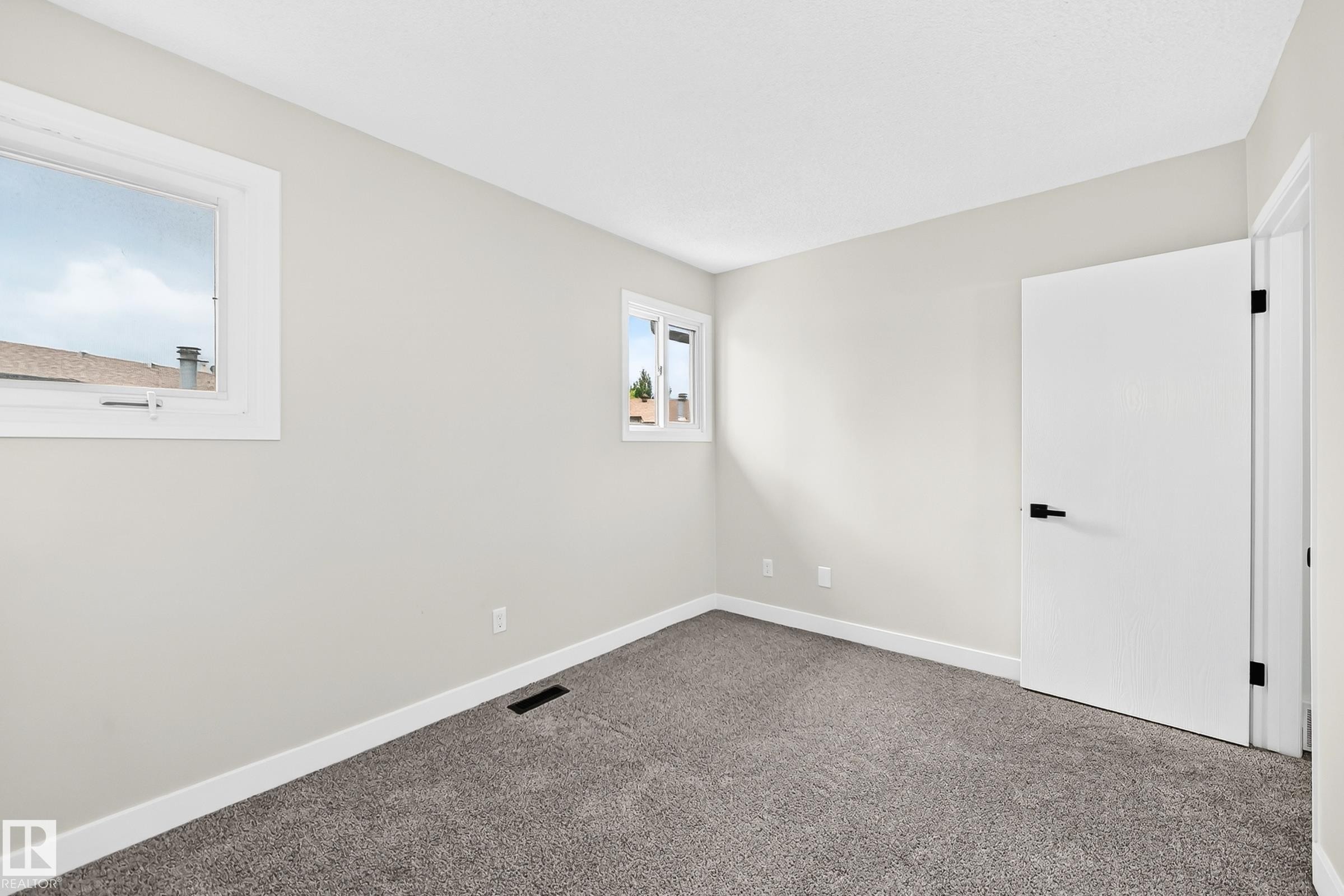 13845 24 Street Nw, Edmonton, AB