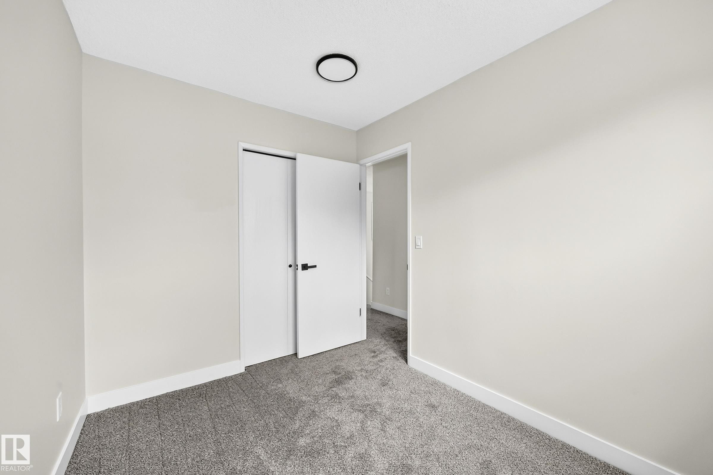 13845 24 Street Nw, Edmonton, AB