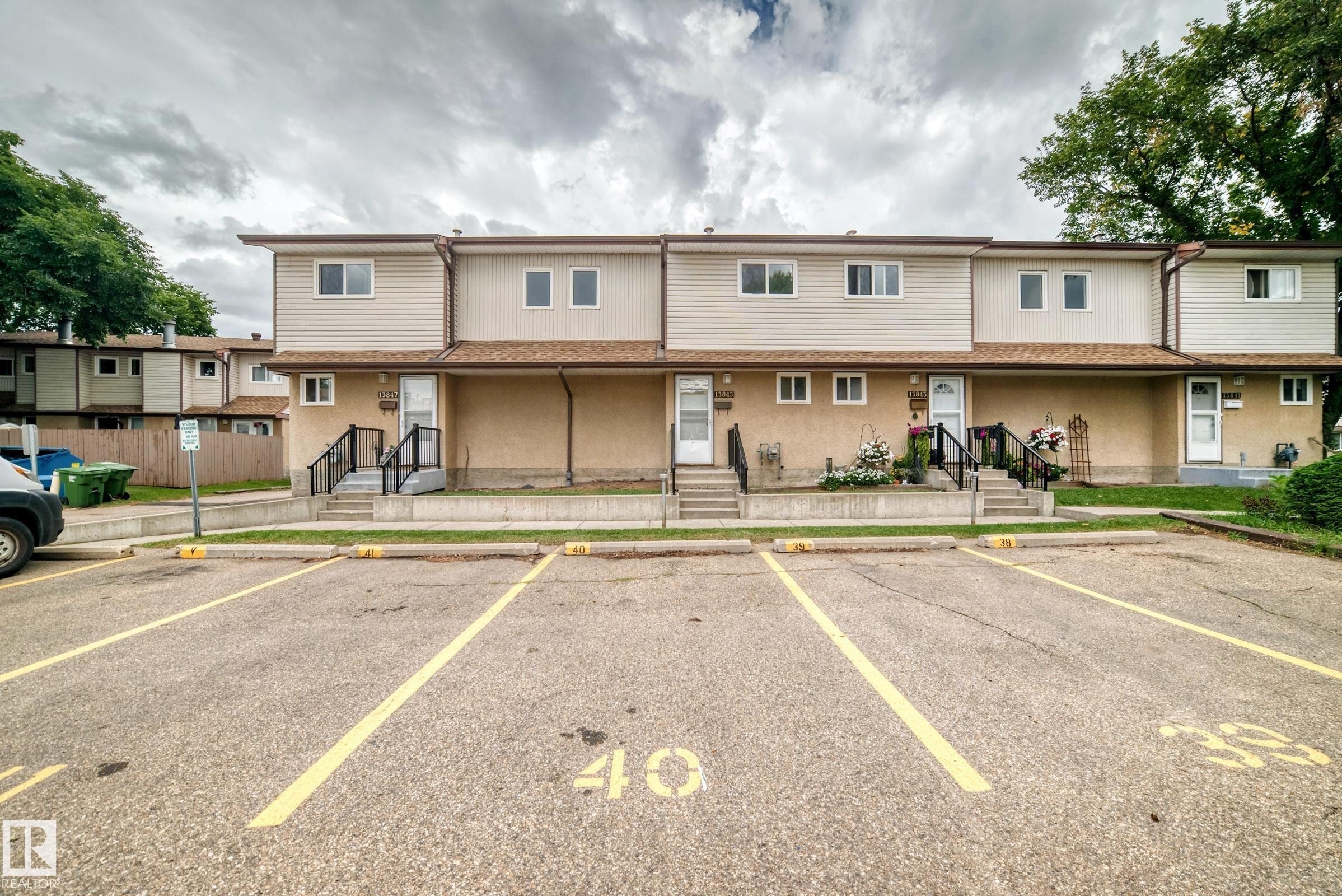 13845 24 Street Nw, Edmonton, AB