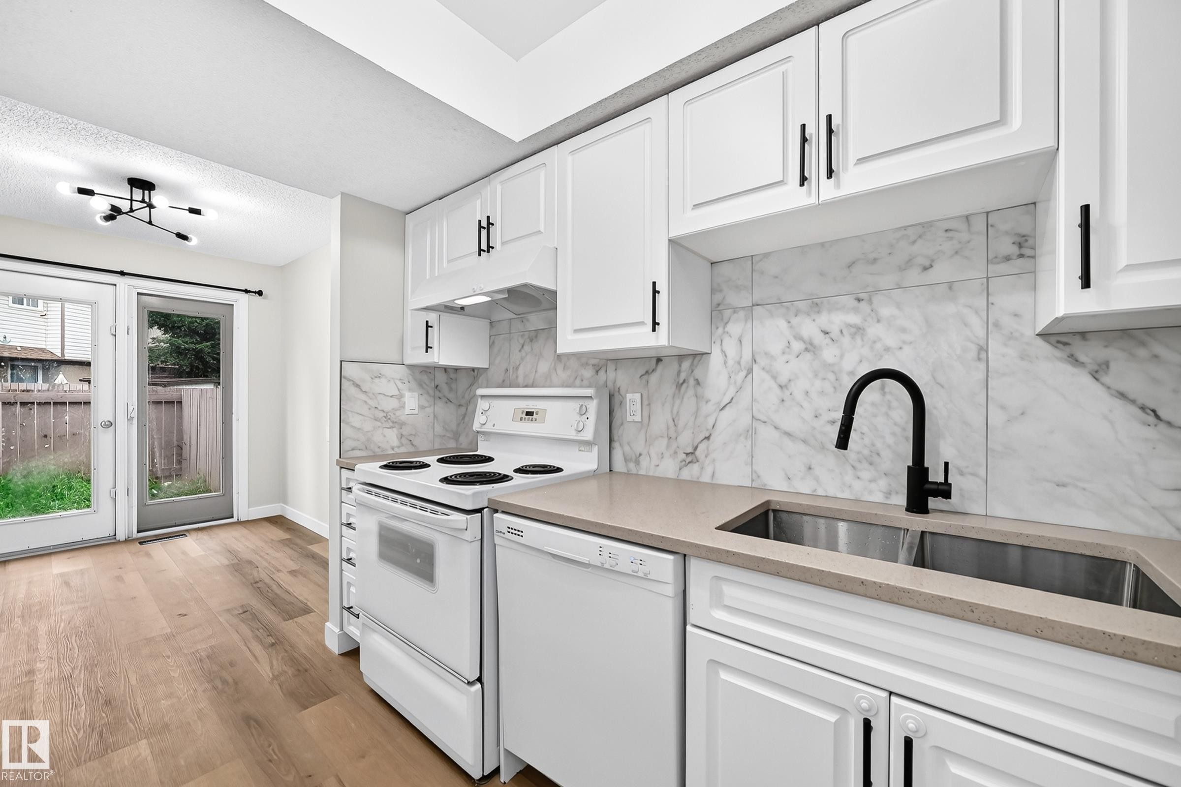 13845 24 Street Nw, Edmonton, AB