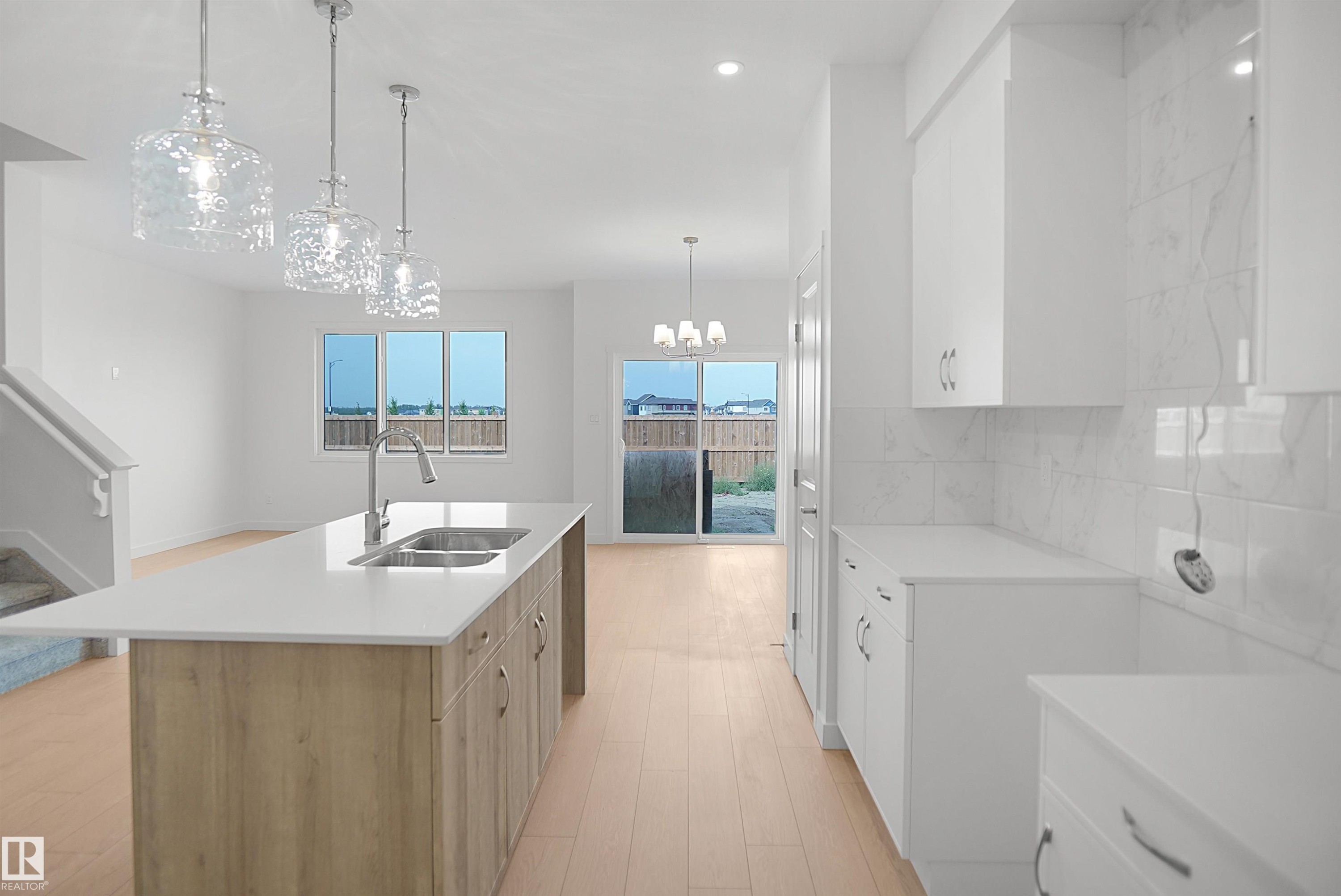 20916 16 Avenue Nw, Edmonton, AB