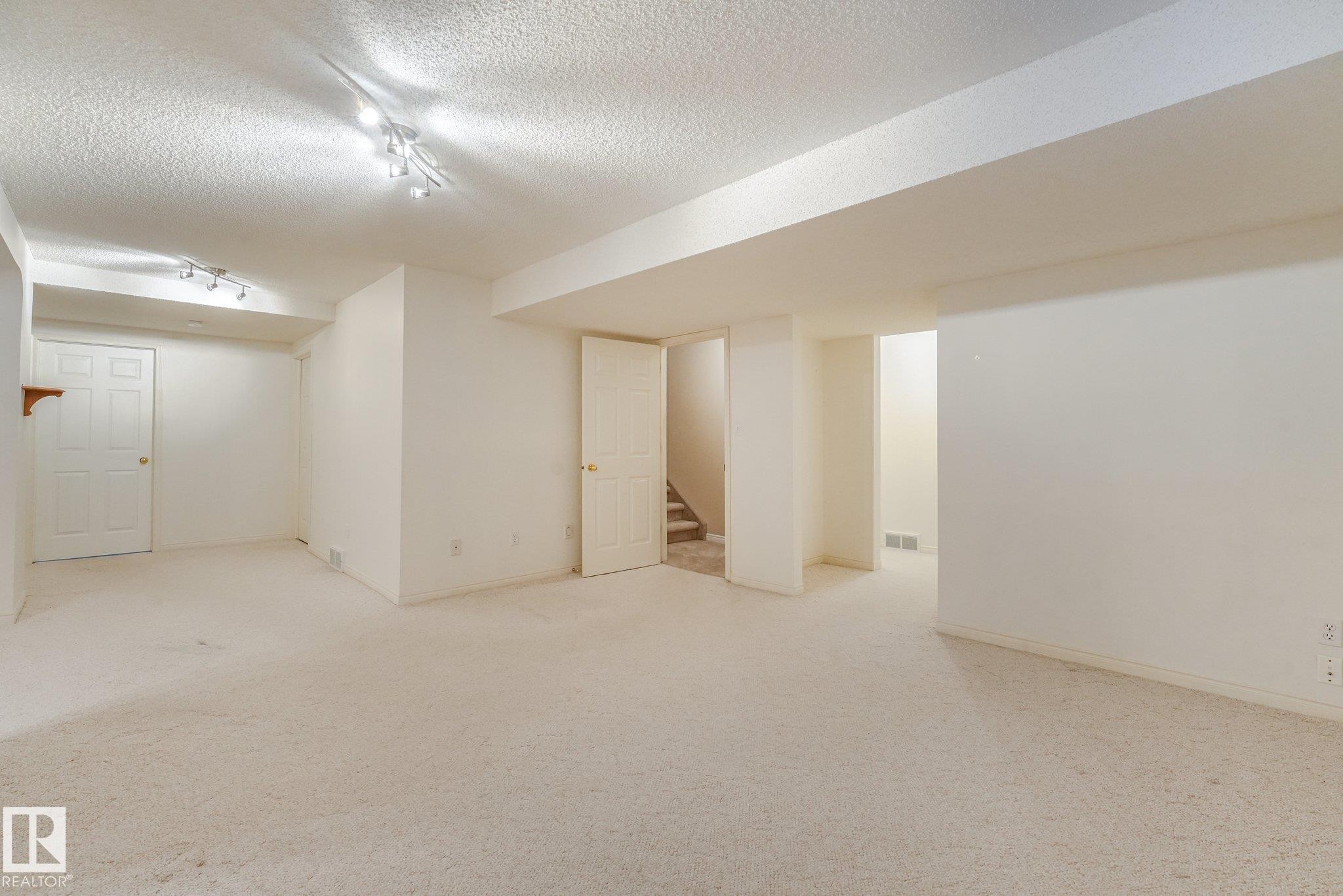 61 Estate Crescent, St. Albert, AB