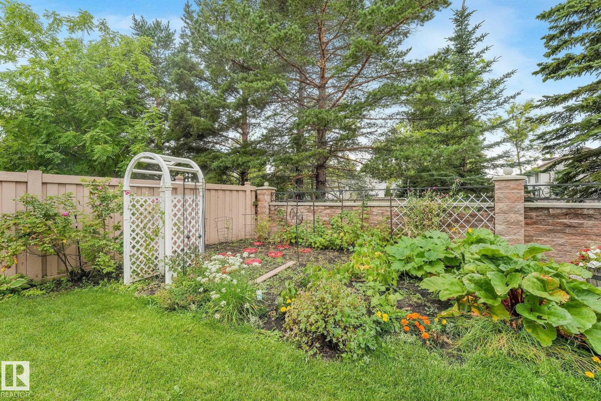 61 Estate Crescent, St. Albert, AB